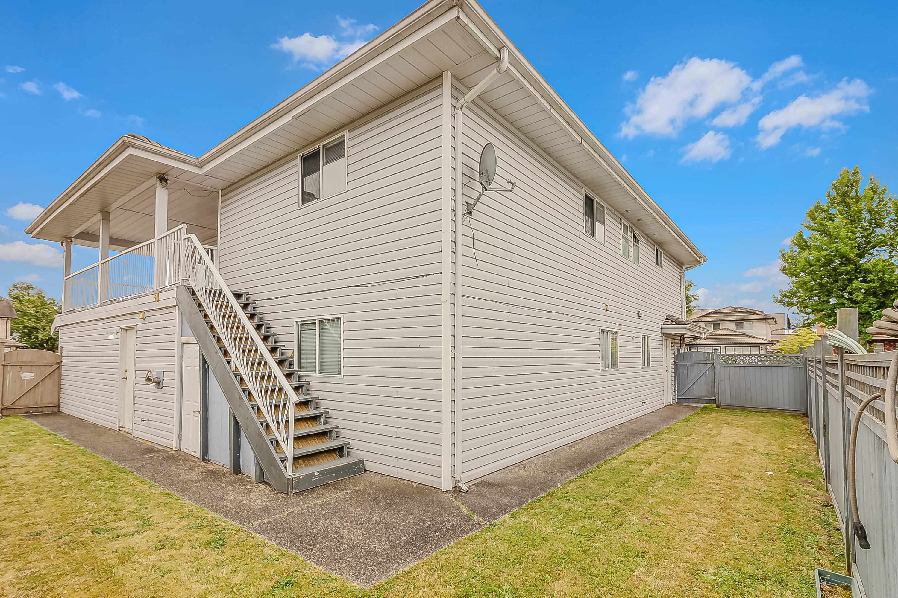 









12441


71a

Avenue,
Surrey,




BC
V3W 0P7

