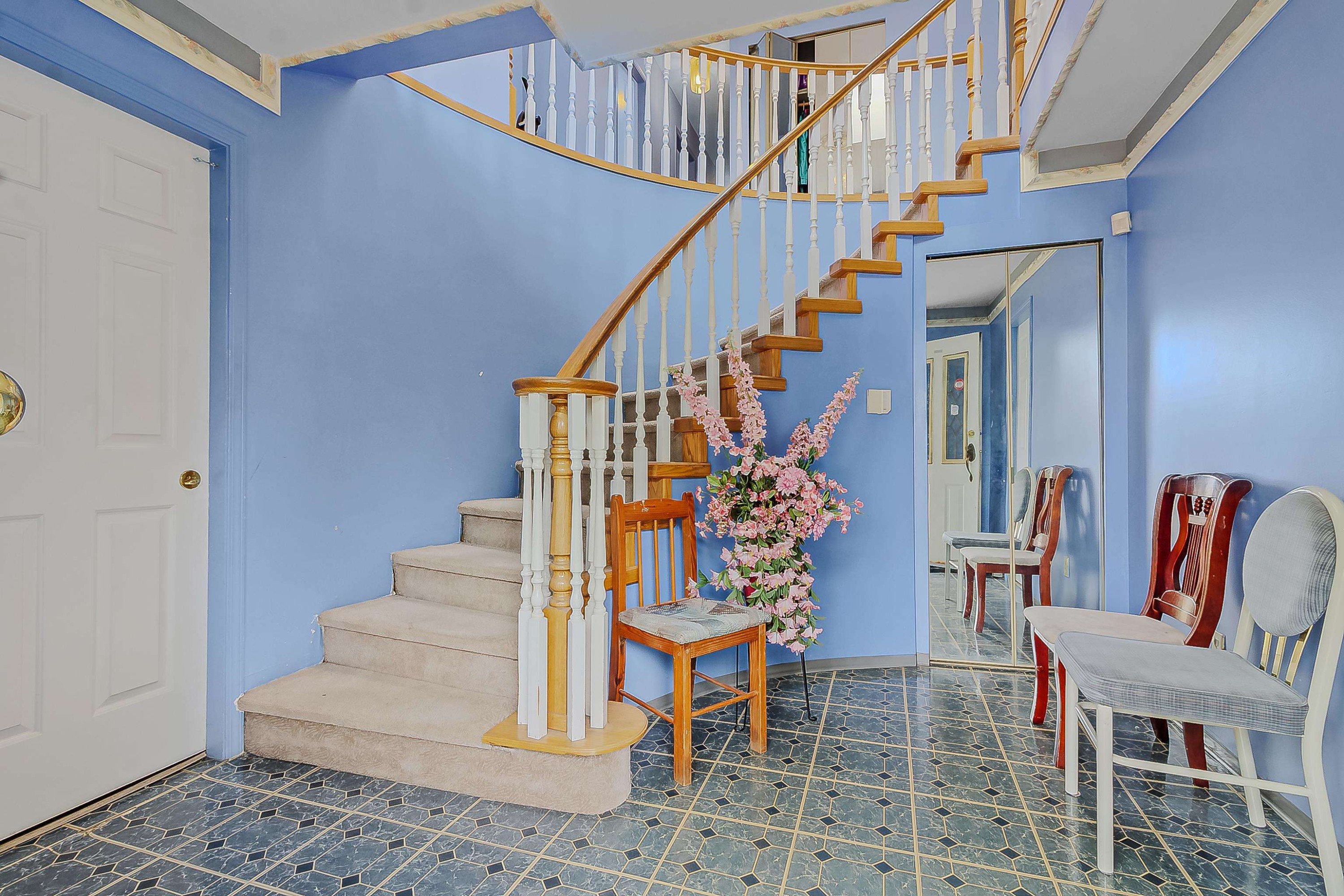 









12441


71a

Avenue,
Surrey,




BC
V3W 0P7

