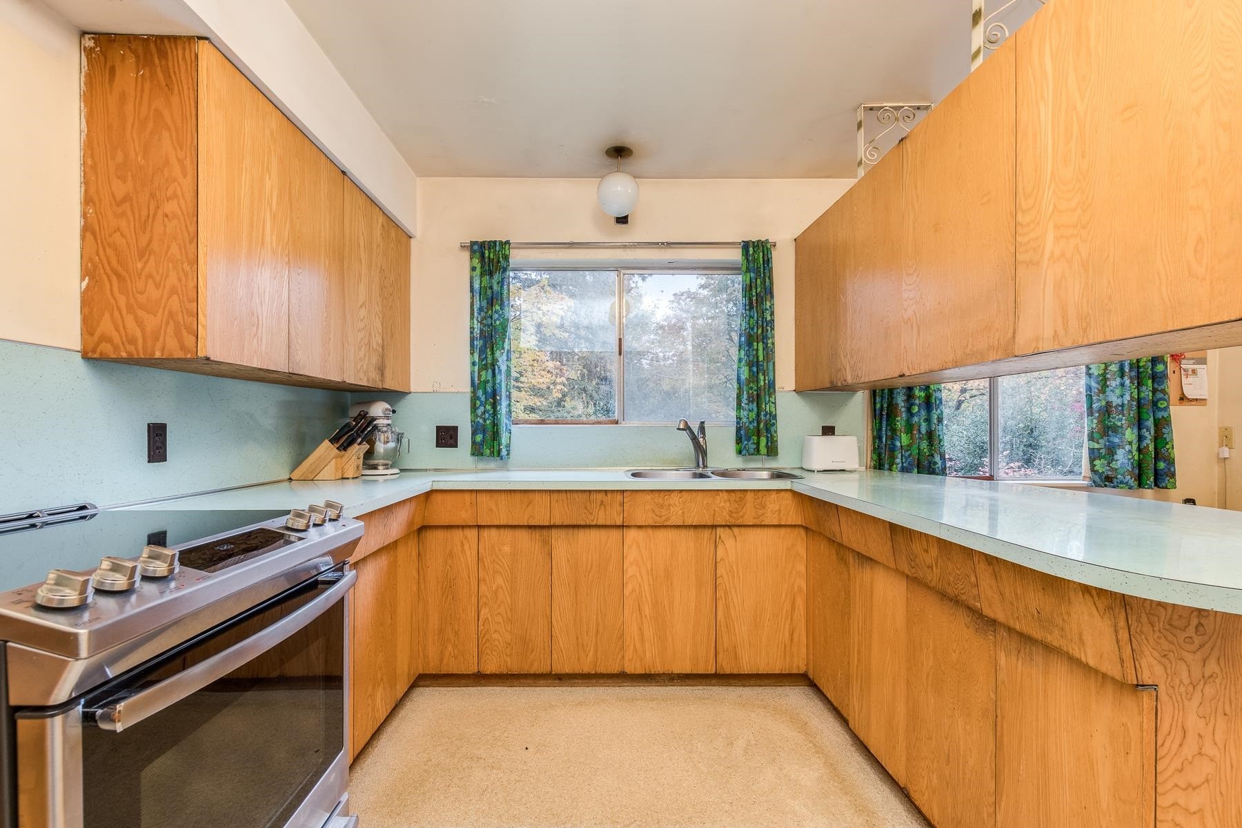 









14457


110

Avenue,
Surrey,




BC
V3R 2A4

