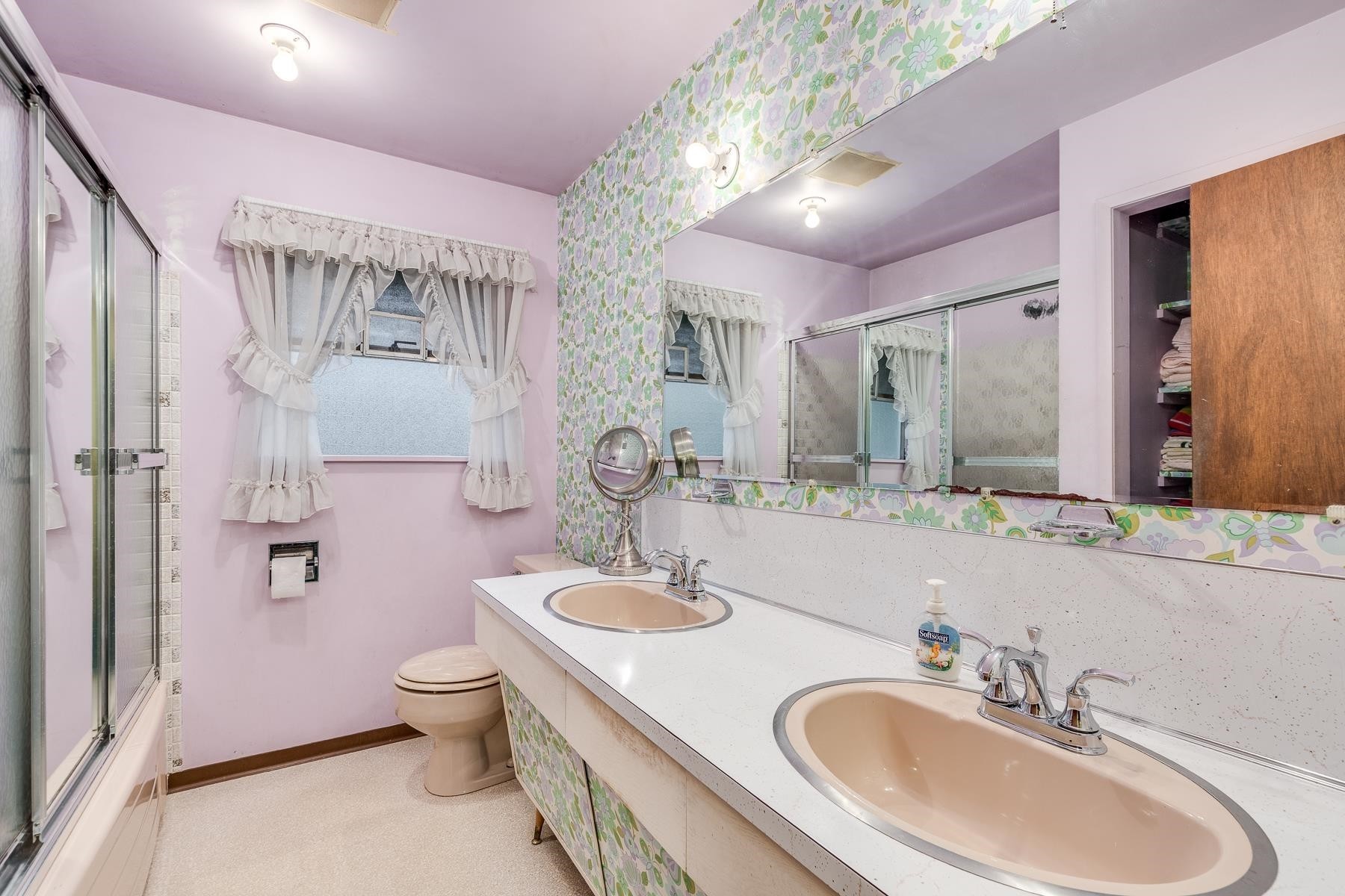 









14457


110

Avenue,
Surrey,




BC
V3R 2A4

