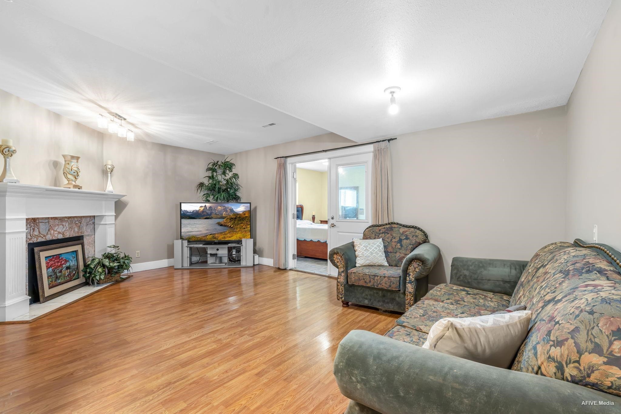 









9087


144

Street,
Surrey,




BC
V3V 5Z8

