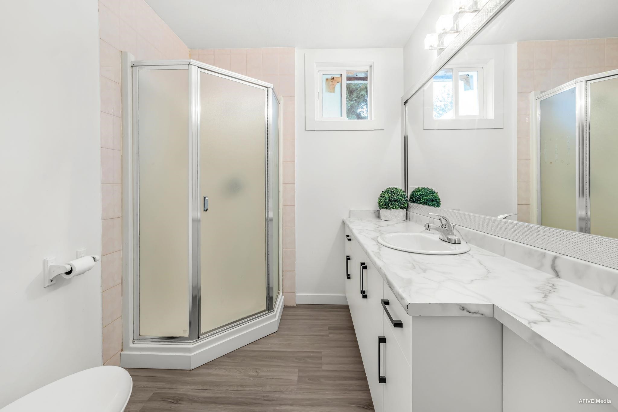 









9087


144

Street,
Surrey,




BC
V3V 5Z8

