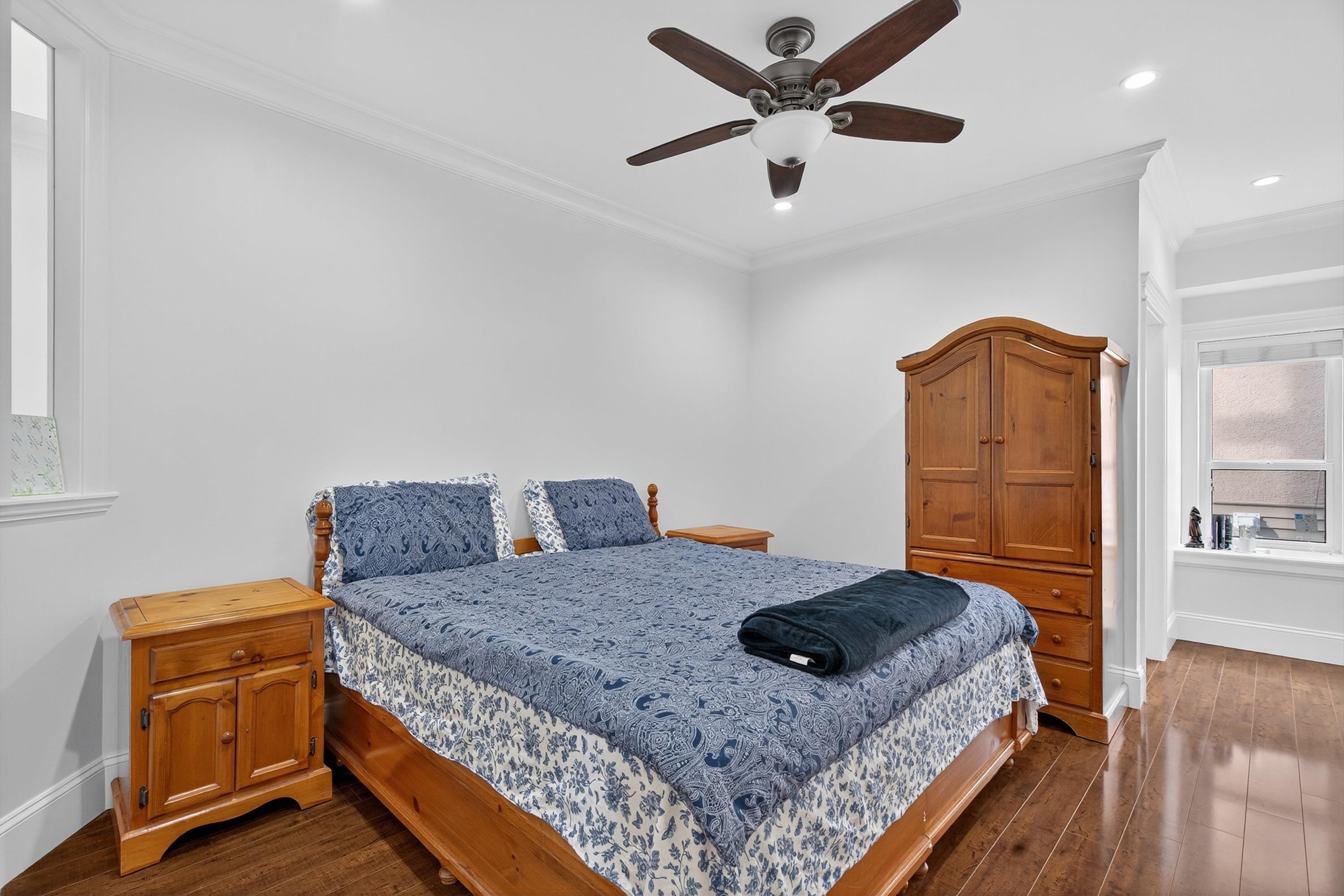 









13255


62

Avenue,
Surrey,




BC
V3X 2H7

