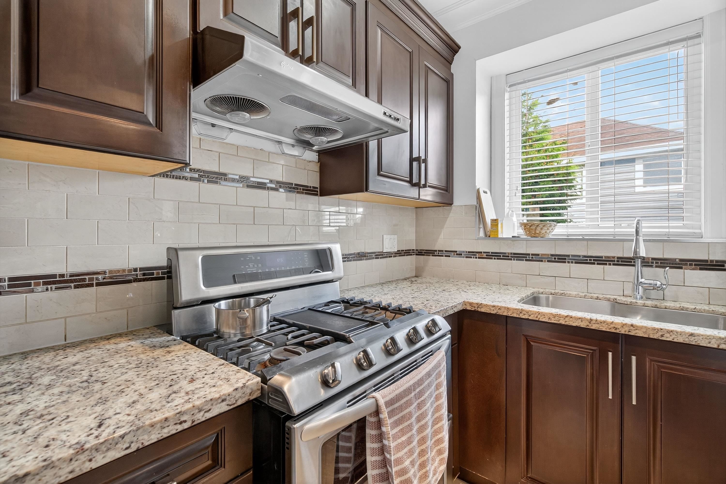 









13255


62

Avenue,
Surrey,




BC
V3X 2H7

