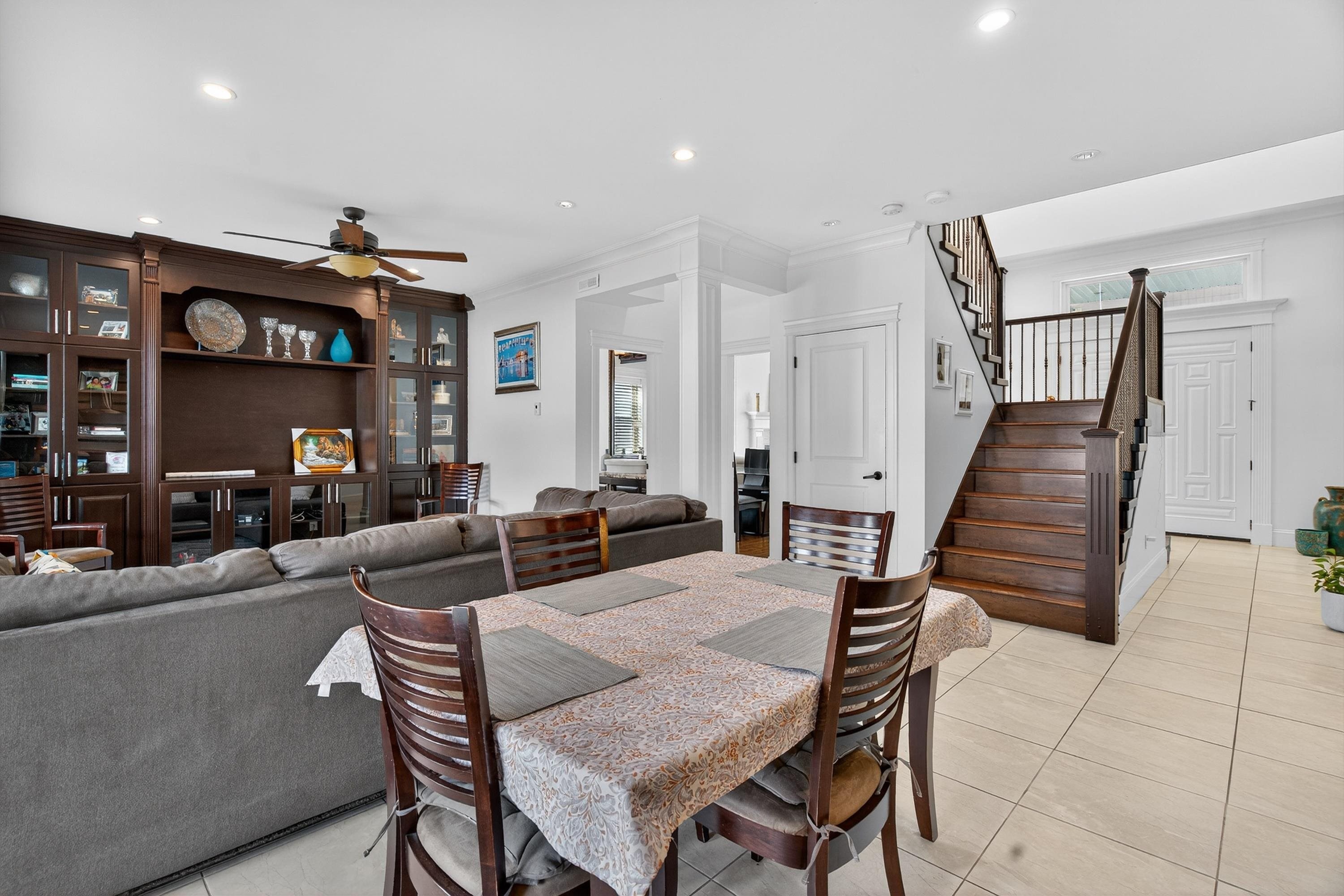 









13255


62

Avenue,
Surrey,




BC
V3X 2H7

