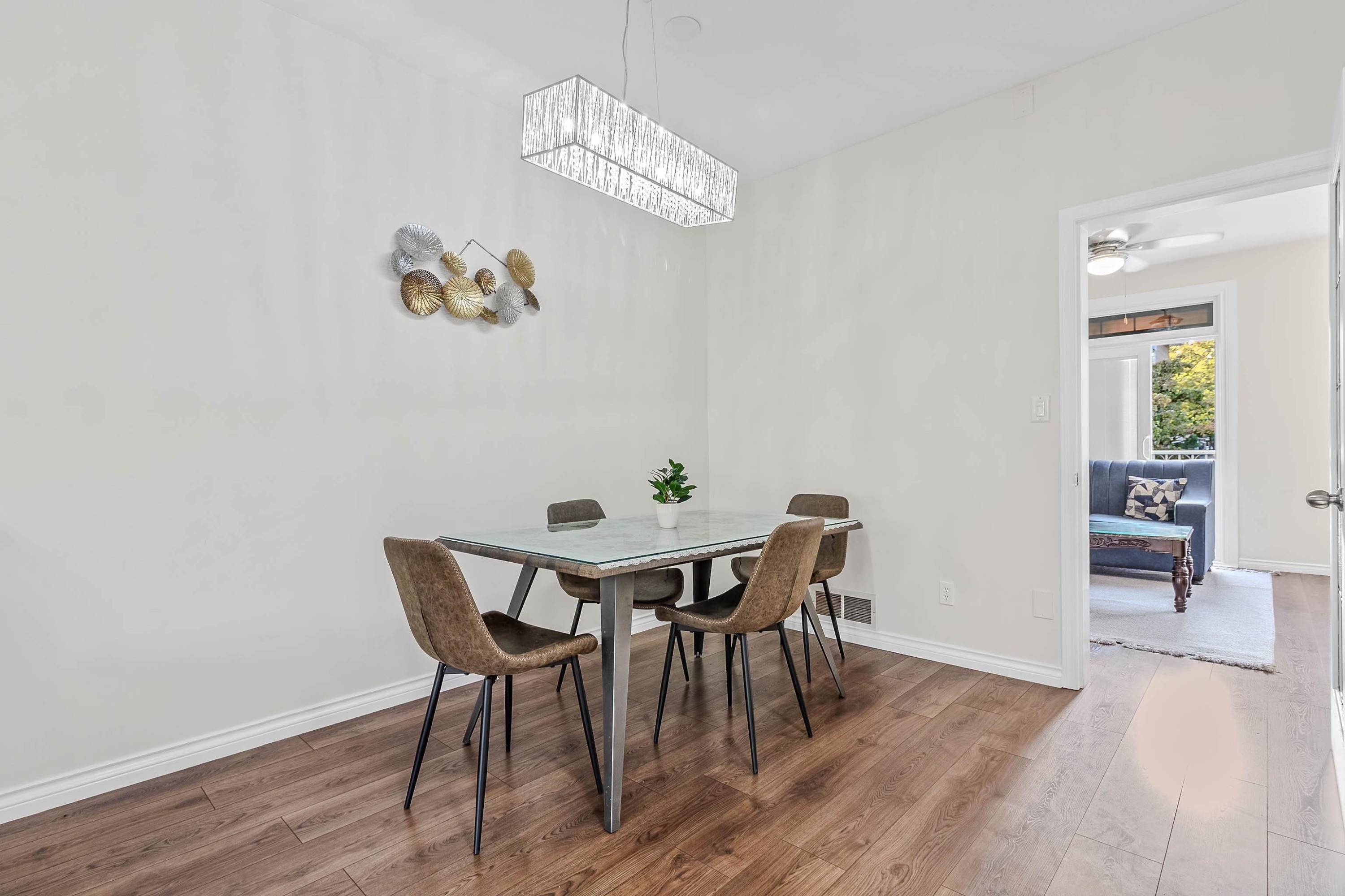 









6518


121

Street, 16,
Surrey,




BC
V3W 1C4

