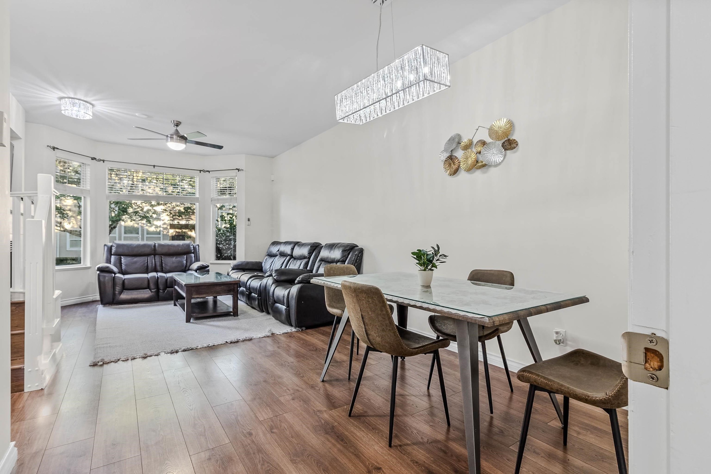 









6518


121

Street, 16,
Surrey,




BC
V3W 1C4

