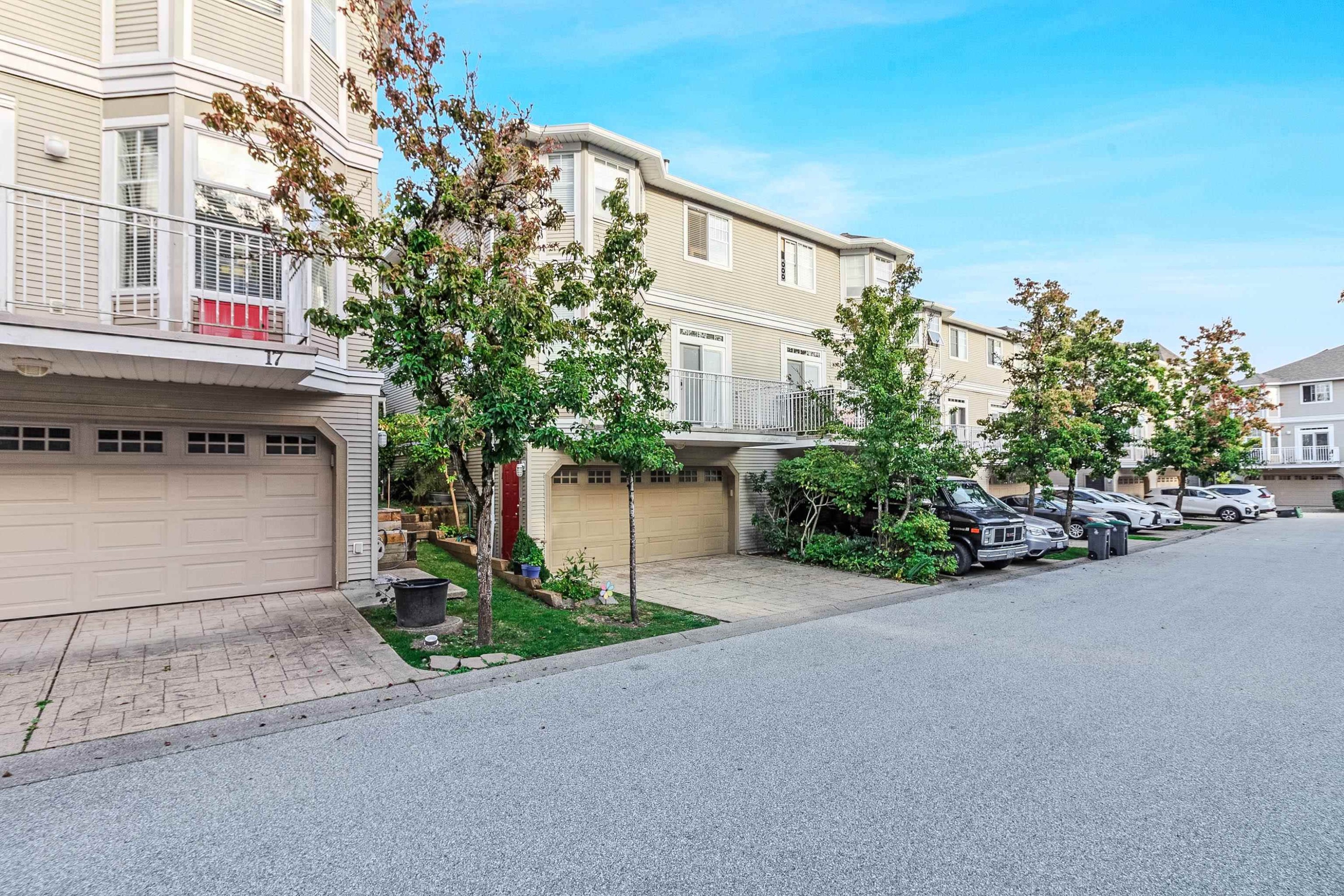 









6518


121

Street, 16,
Surrey,




BC
V3W 1C4

