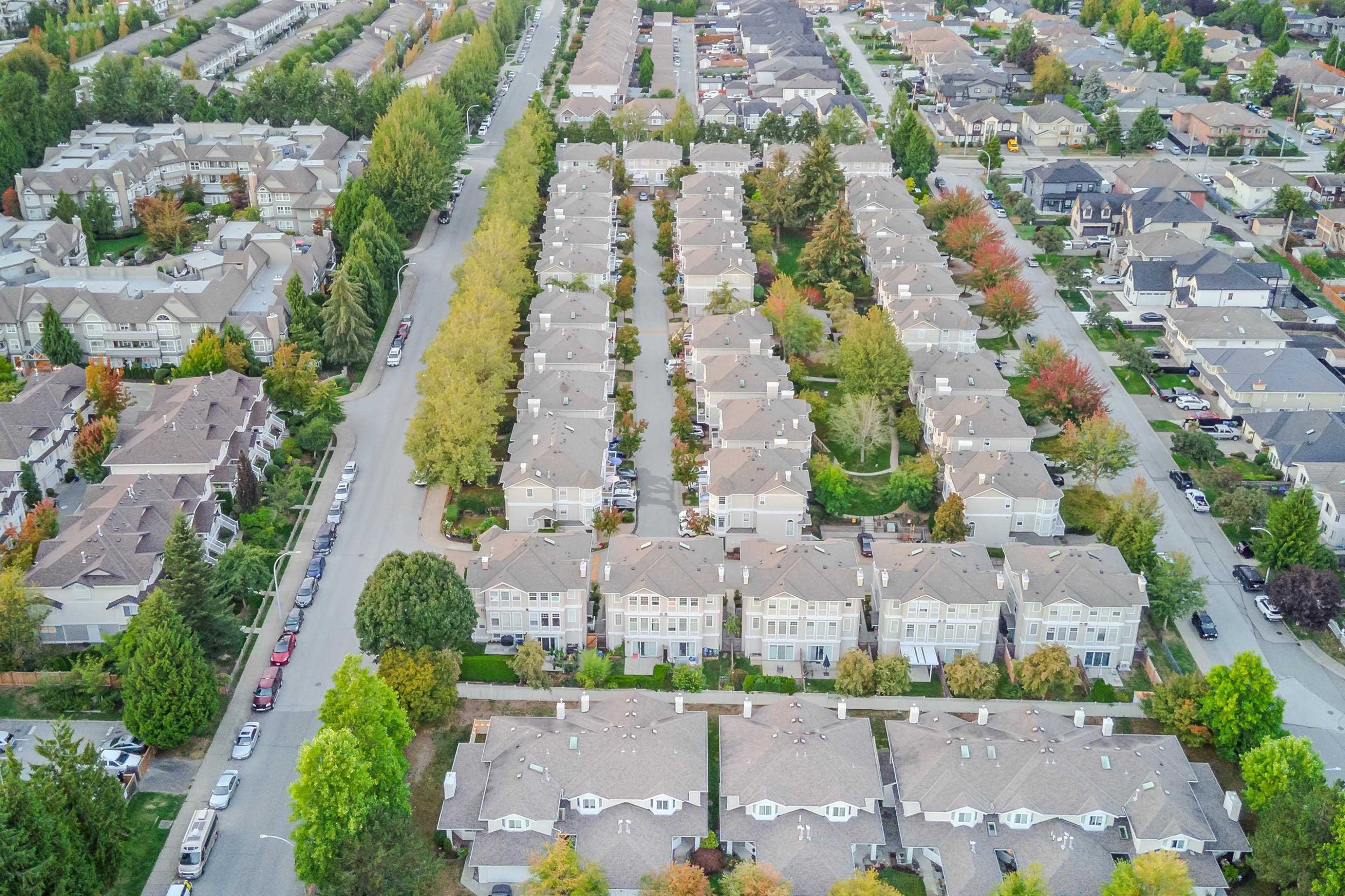 









6518


121

Street, 16,
Surrey,




BC
V3W 1C4

