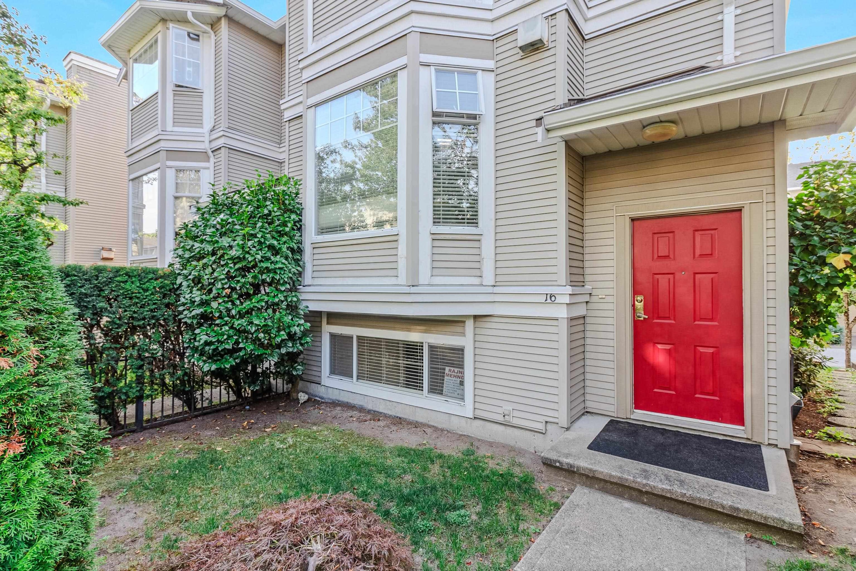 









6518


121

Street, 16,
Surrey,




BC
V3W 1C4

