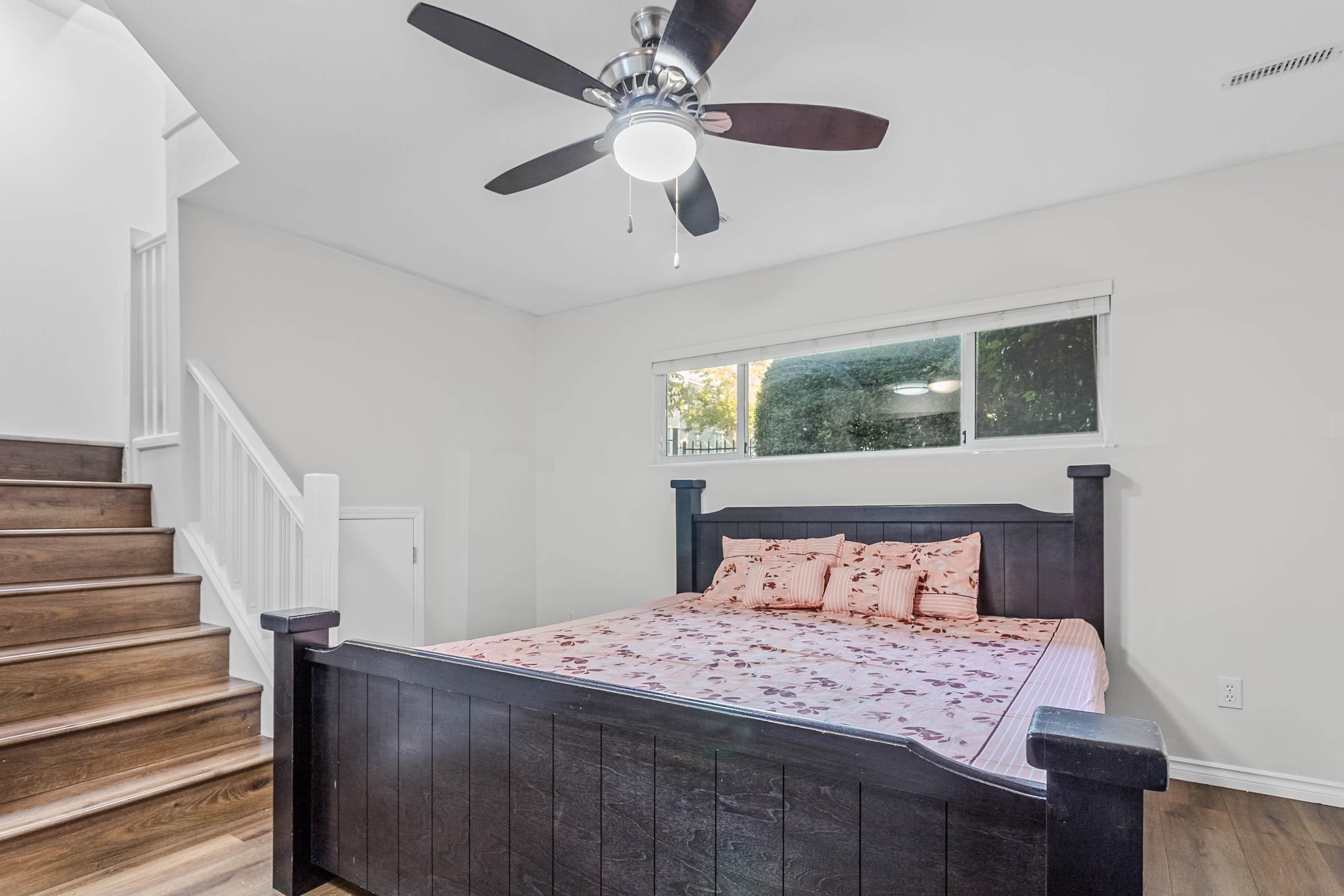 









6518


121

Street, 16,
Surrey,




BC
V3W 1C4

