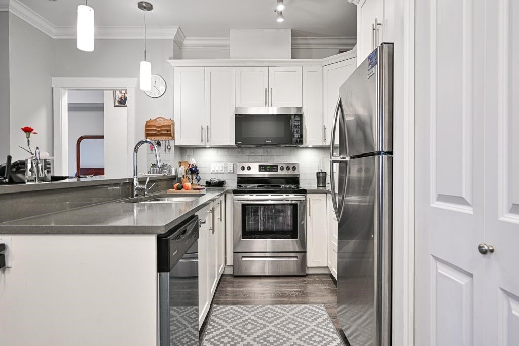 









8183


121a

Street, 313,
Surrey,




BC
V3W 1S7

