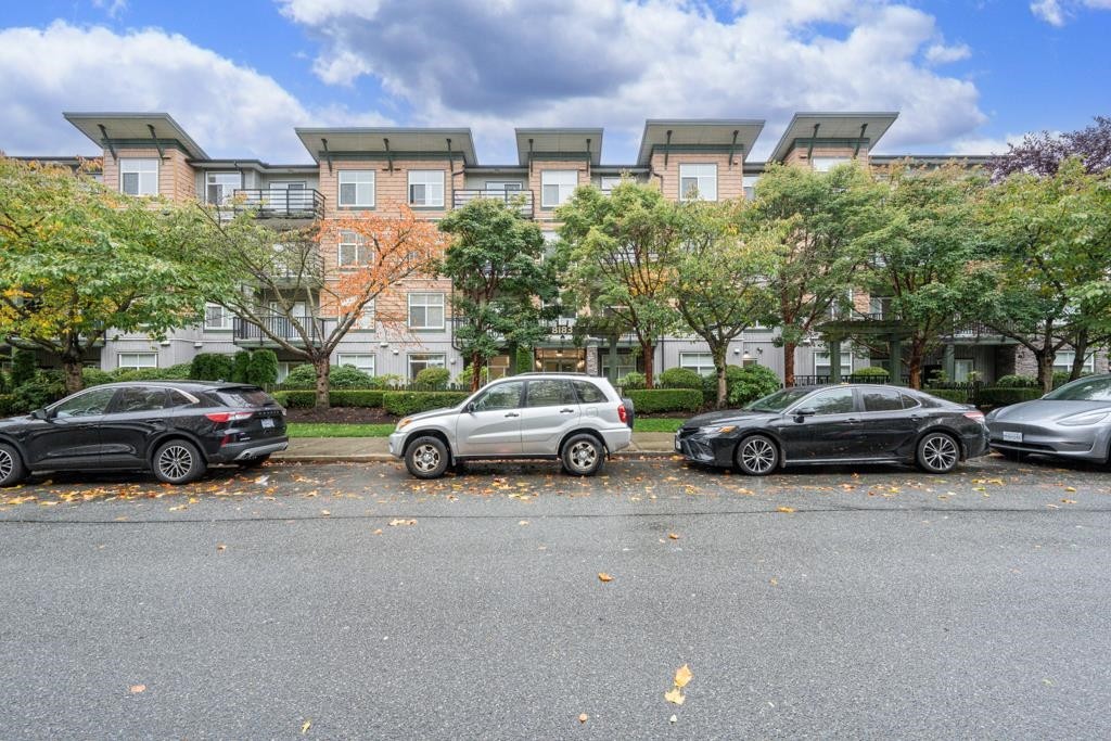 









8183


121a

Street, 313,
Surrey,




BC
V3W 1S7

