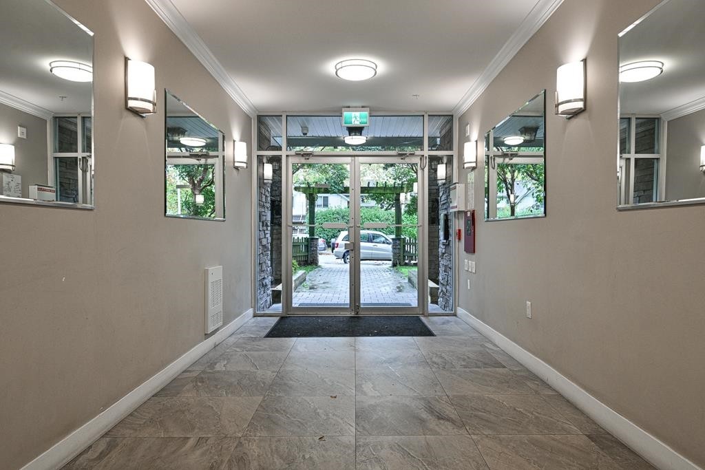 









8183


121a

Street, 313,
Surrey,




BC
V3W 1S7

