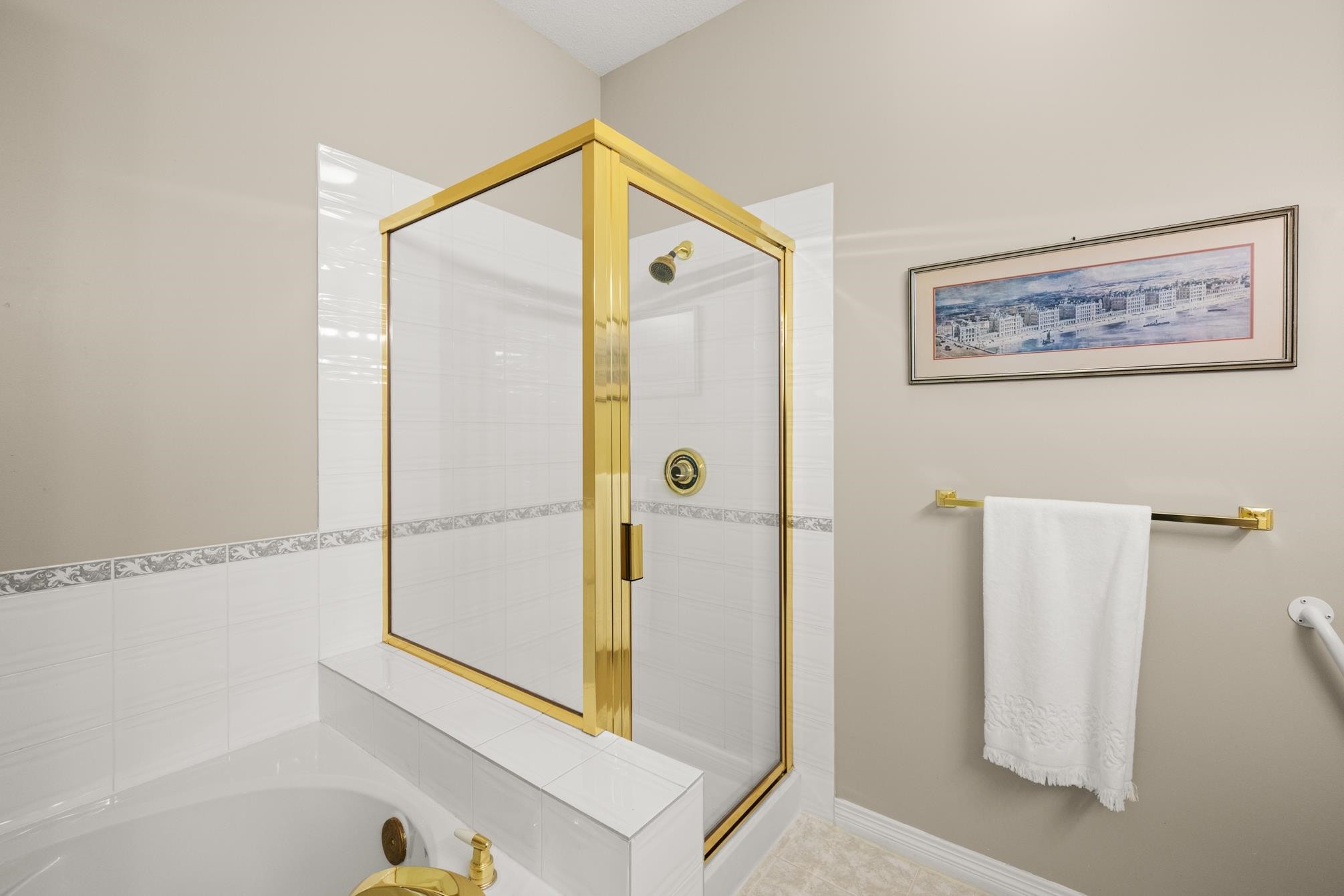 









2533


152

Street, 72,
Surrey,




BC
V4P 1N4

