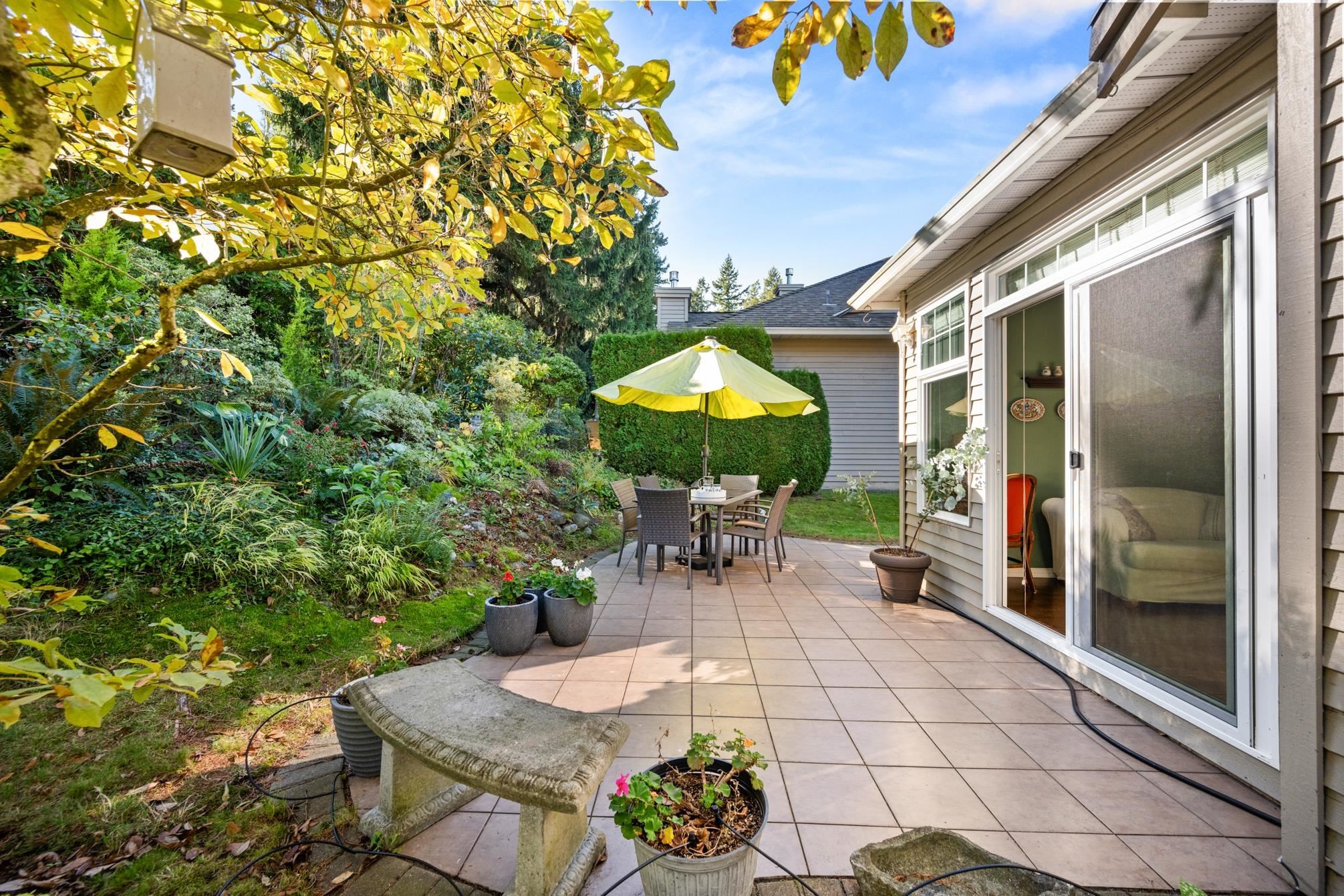 









2533


152

Street, 72,
Surrey,




BC
V4P 1N4

