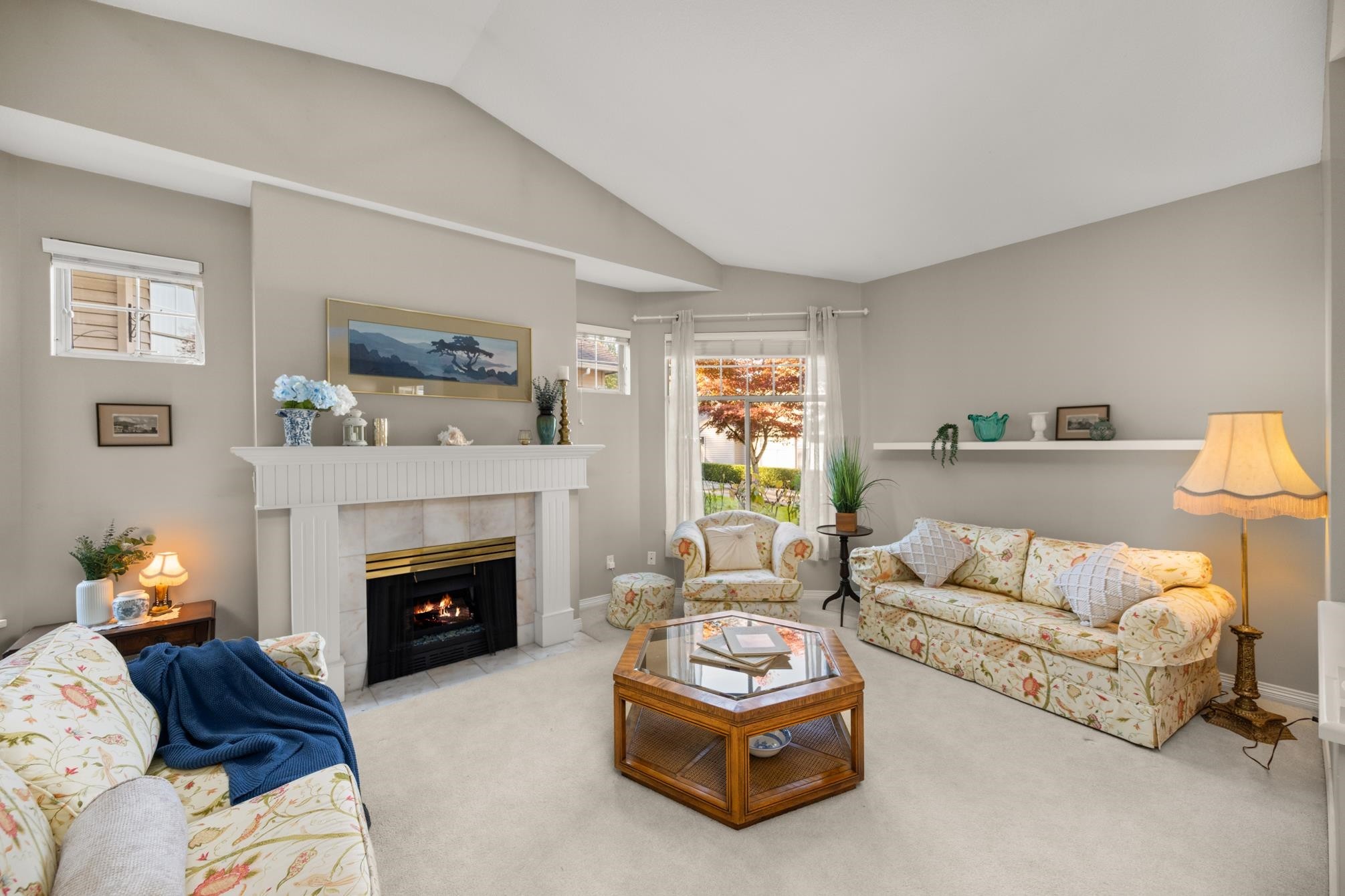 









2533


152

Street, 72,
Surrey,




BC
V4P 1N4

