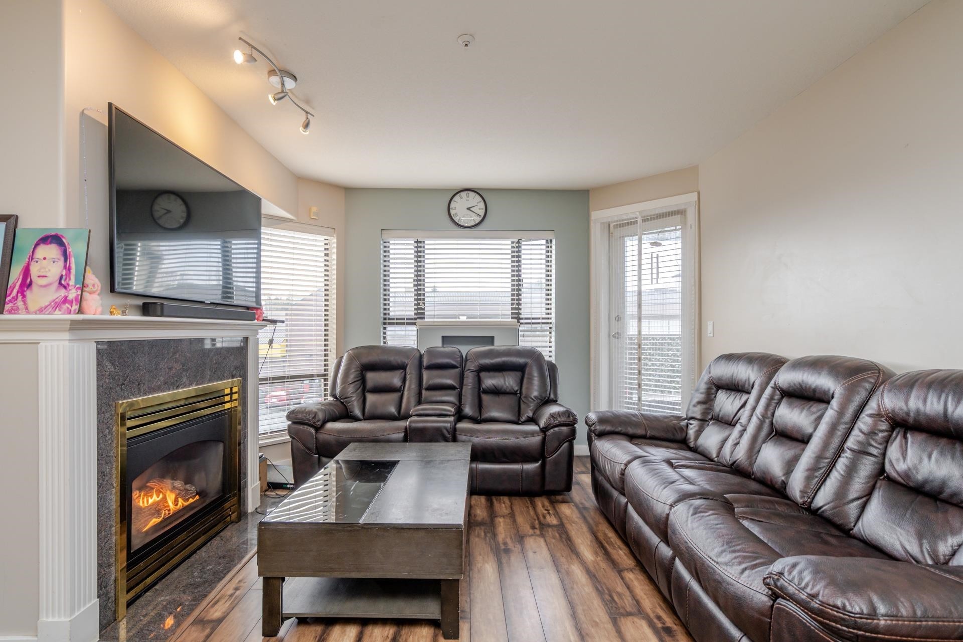 









15241


18

Avenue, 306,
Surrey,




BC
V4A 1W9

