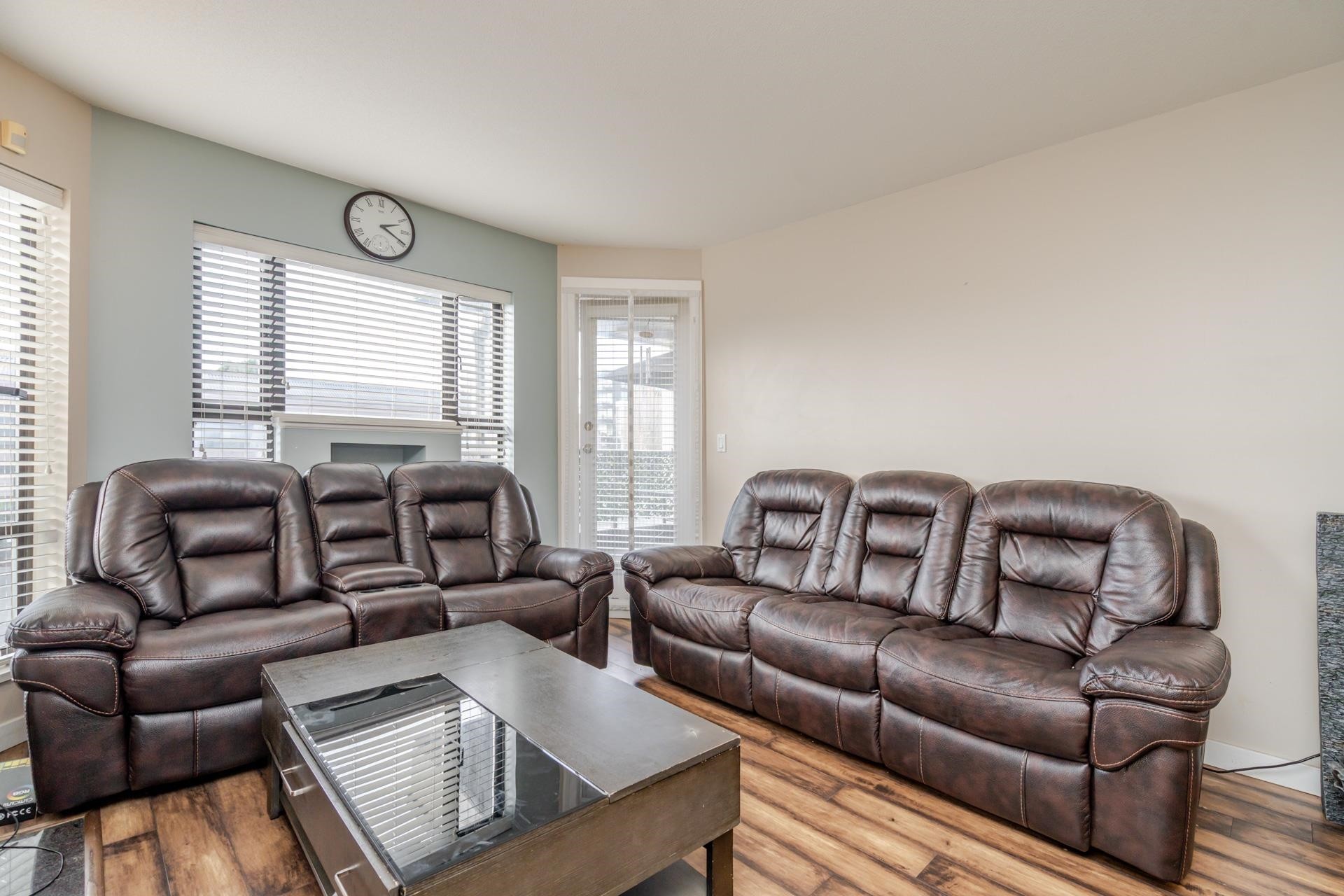 









15241


18

Avenue, 306,
Surrey,




BC
V4A 1W9

