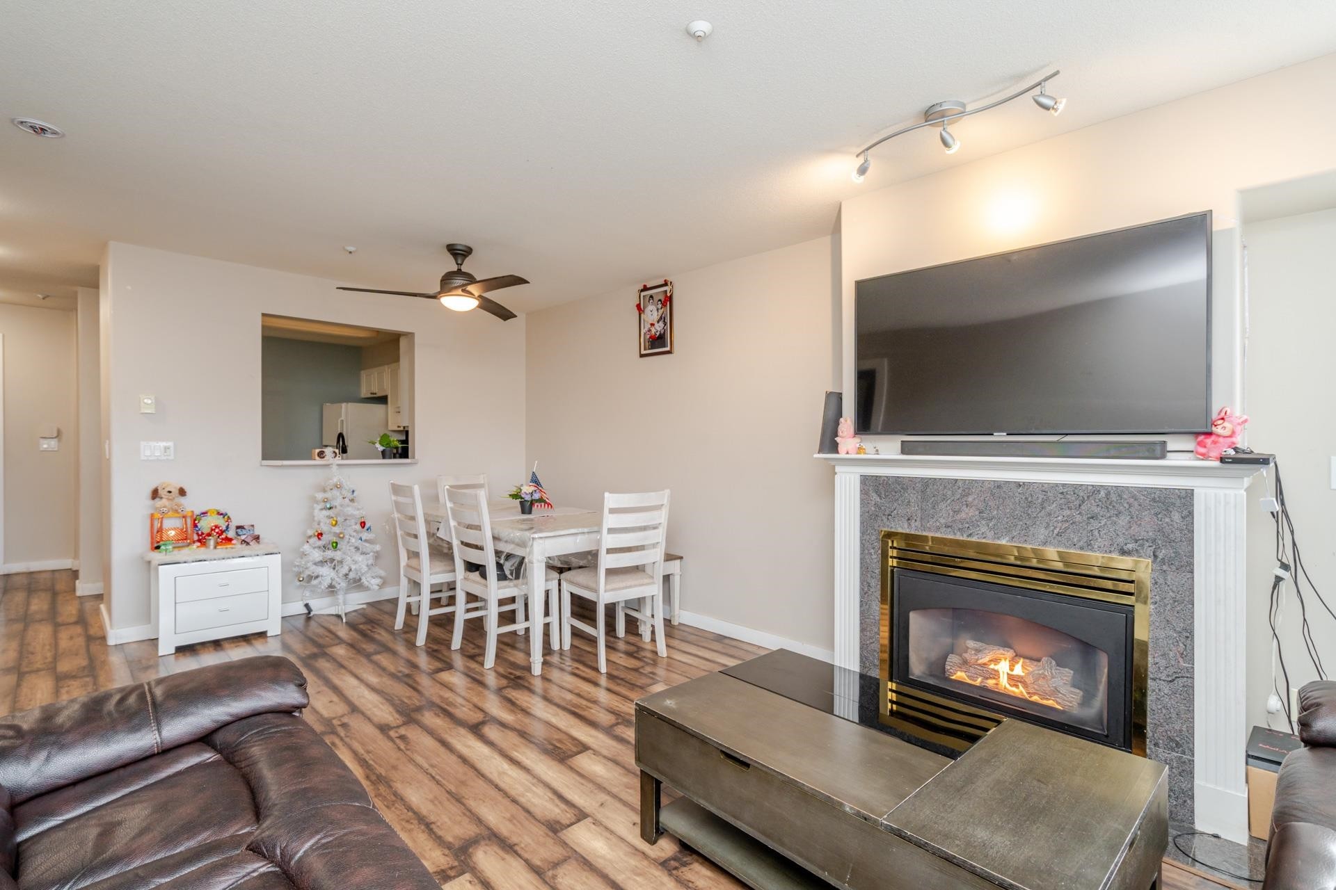 









15241


18

Avenue, 306,
Surrey,




BC
V4A 1W9

