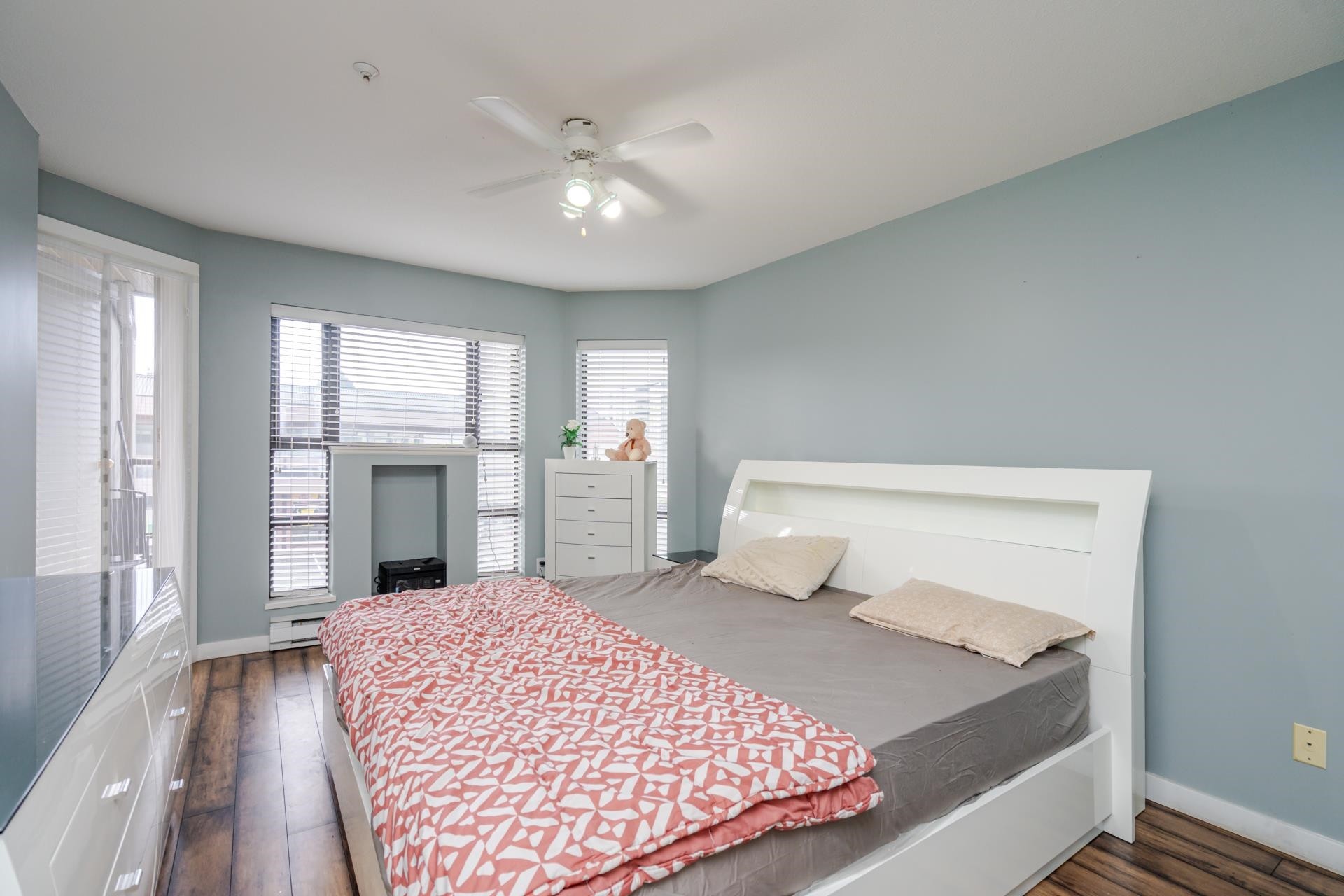 









15241


18

Avenue, 306,
Surrey,




BC
V4A 1W9

