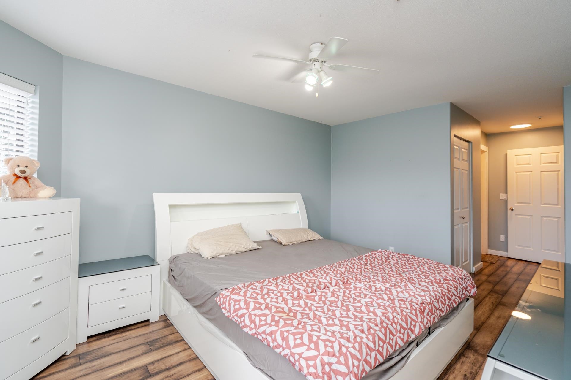 









15241


18

Avenue, 306,
Surrey,




BC
V4A 1W9

