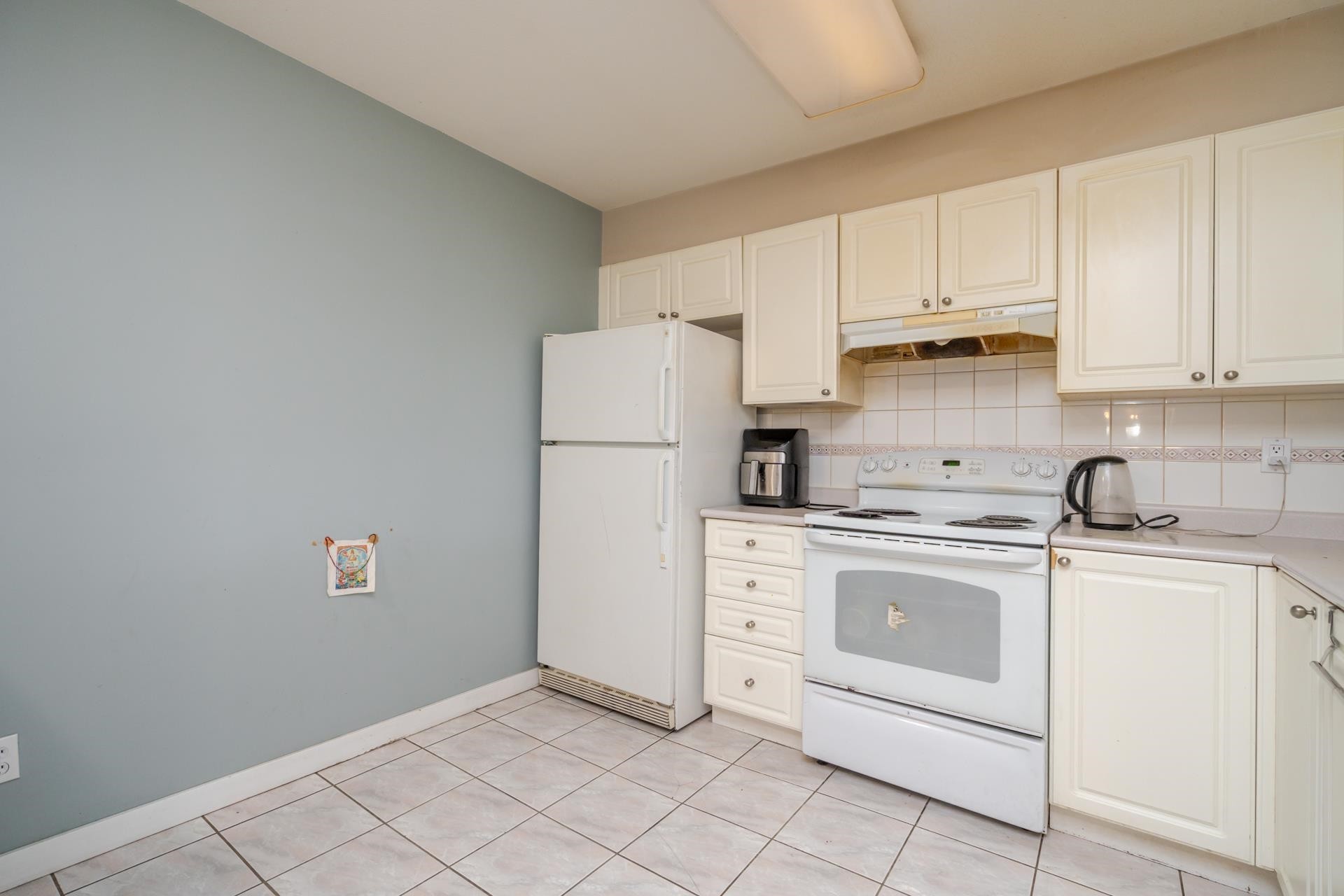 









15241


18

Avenue, 306,
Surrey,




BC
V4A 1W9

