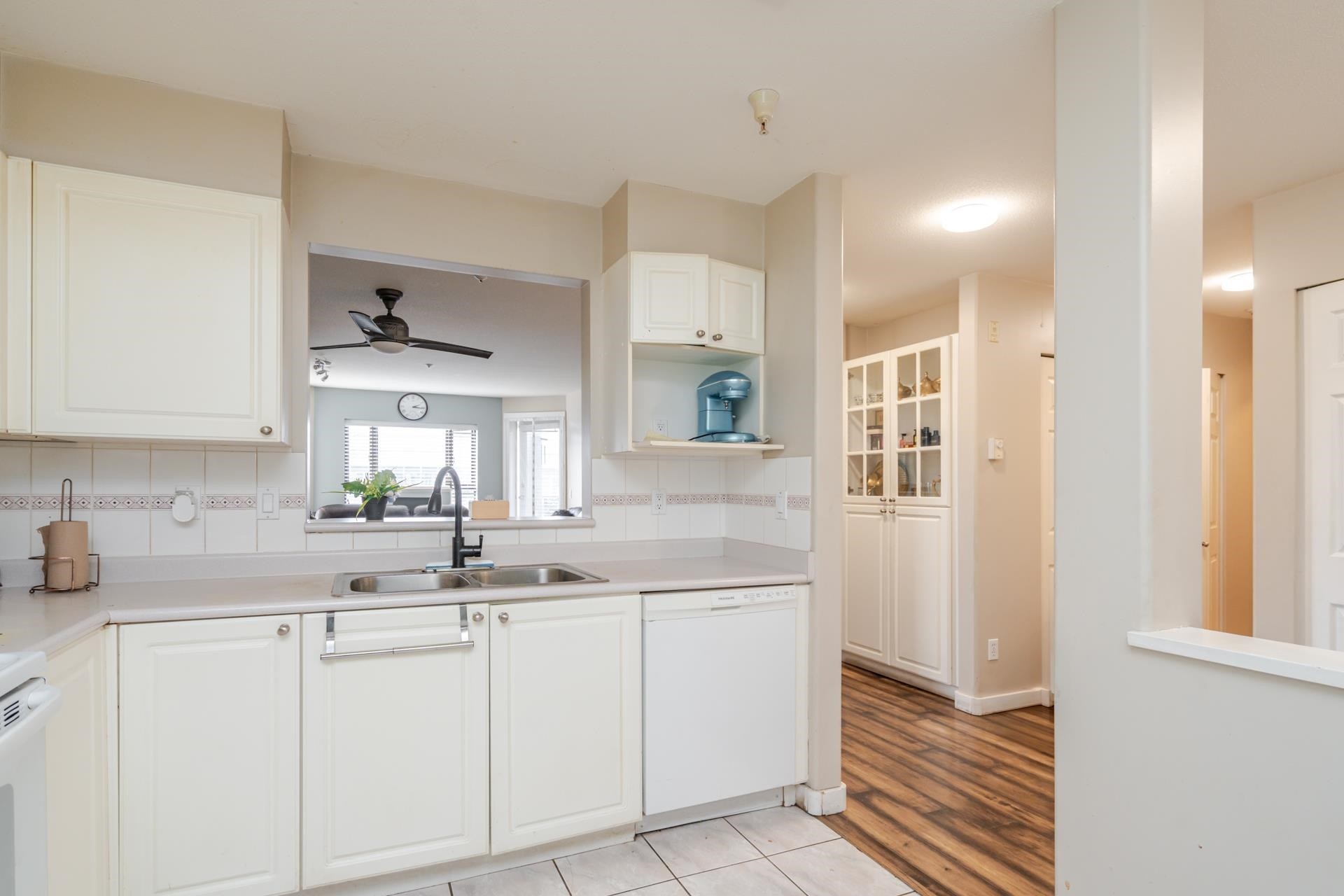 









15241


18

Avenue, 306,
Surrey,




BC
V4A 1W9


