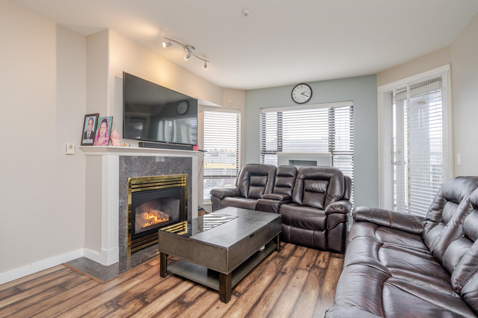 









15241


18

Avenue, 306,
Surrey,




BC
V4A 1W9

