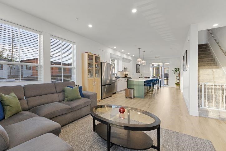 









20680


76b

Avenue, 1,
Langley,




BC
V2Y 4L2

