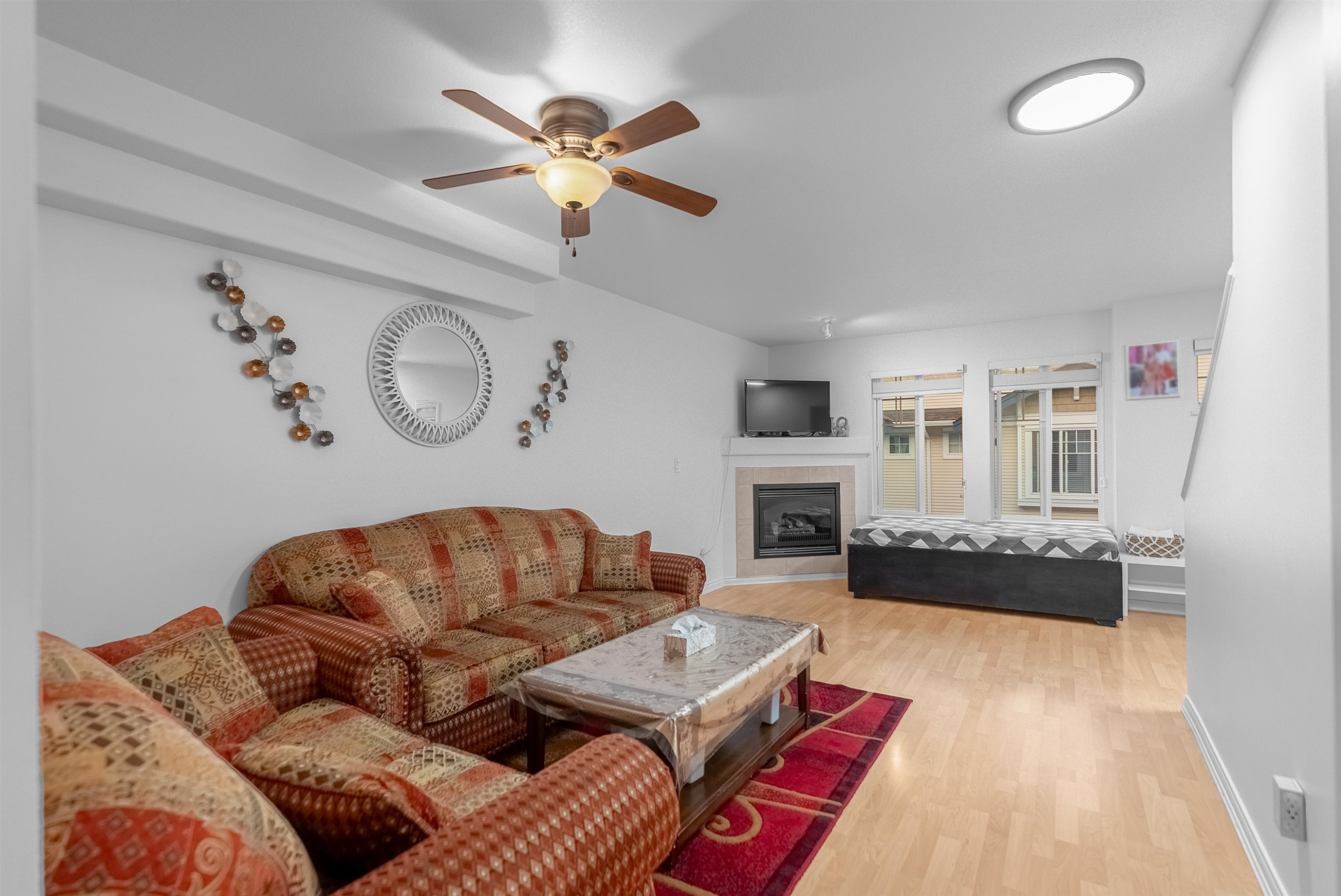 









6533


121

Street, 56,
Surrey,




BC
V3W 1M5

