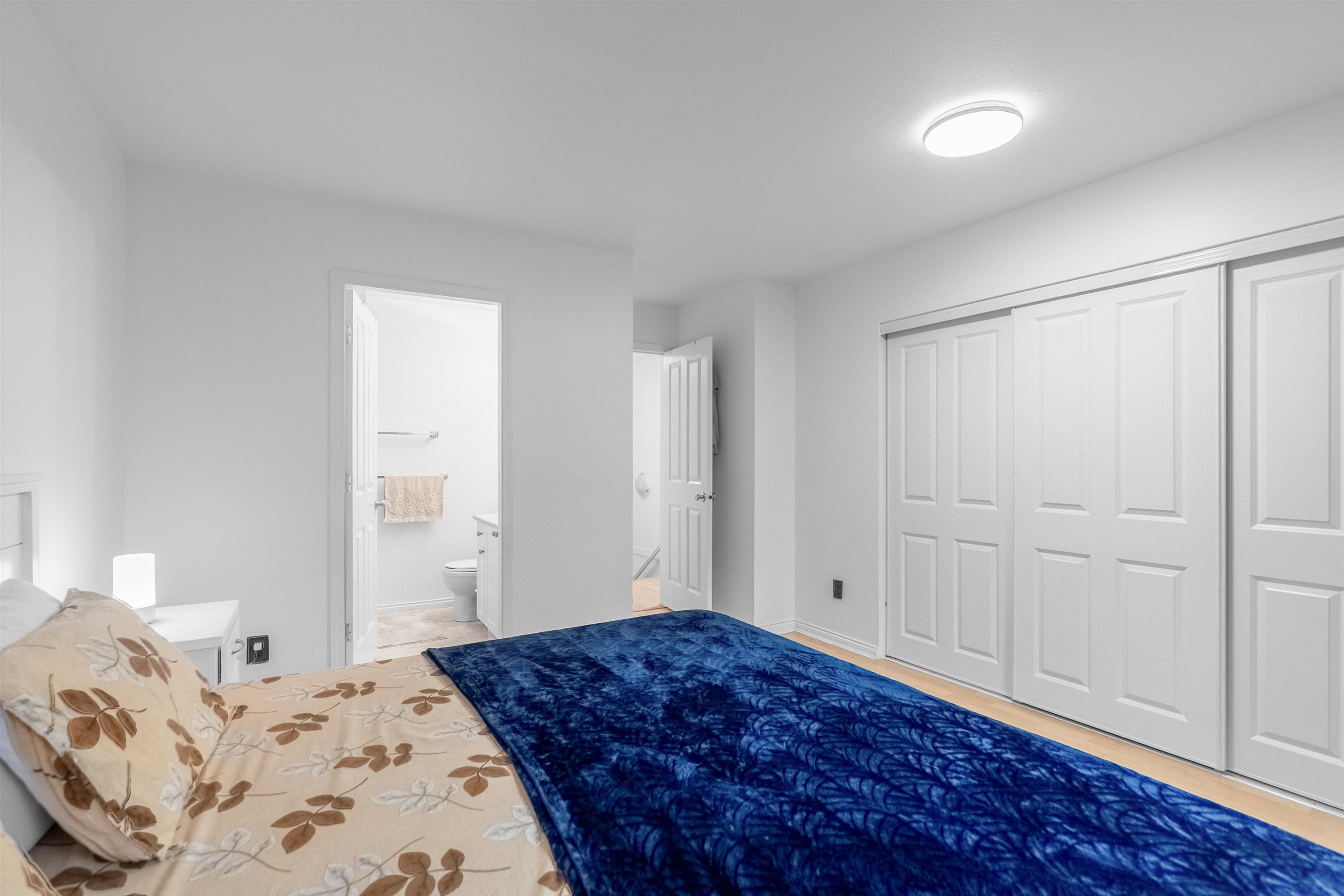 









6533


121

Street, 56,
Surrey,




BC
V3W 1M5

