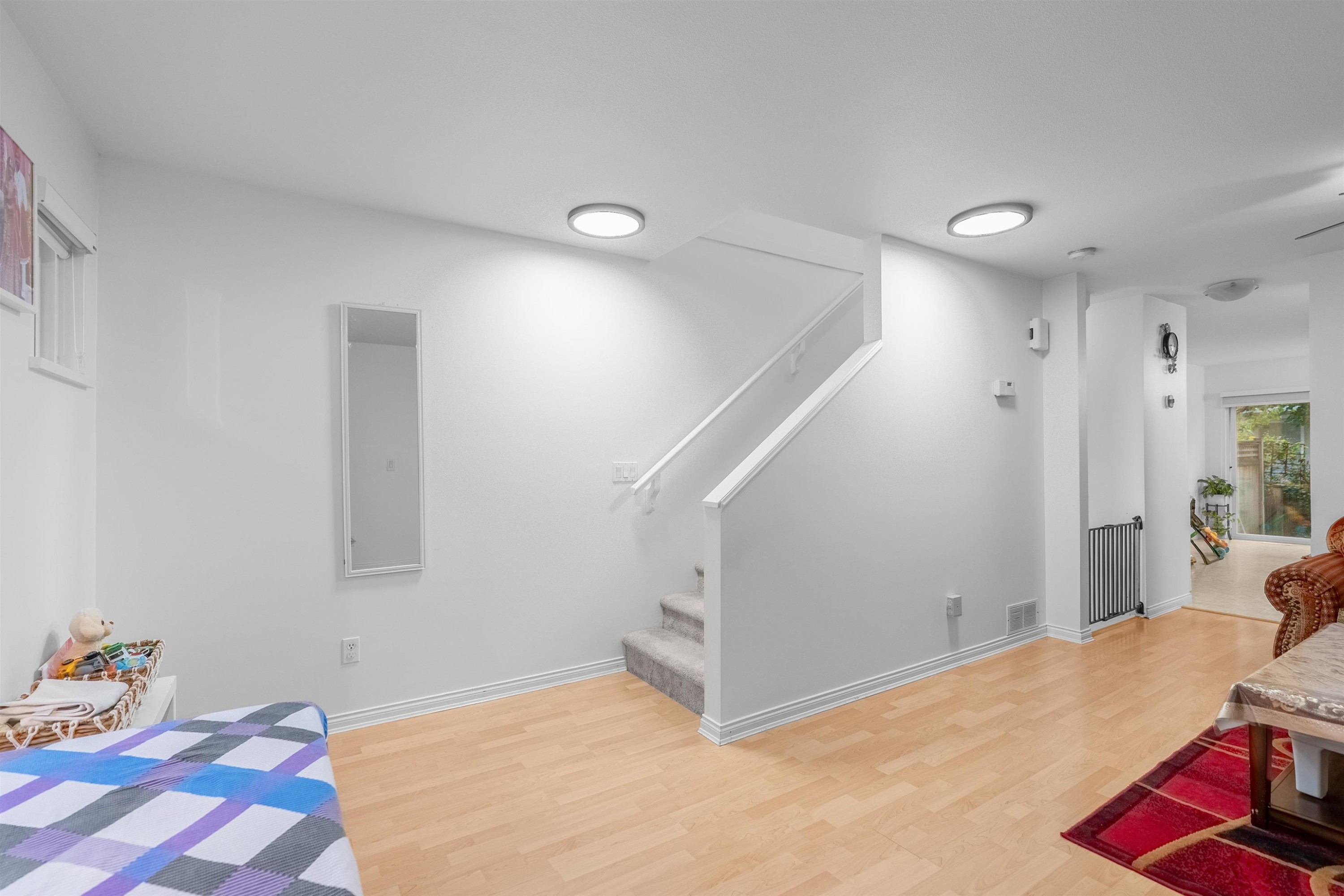 









6533


121

Street, 56,
Surrey,




BC
V3W 1M5

