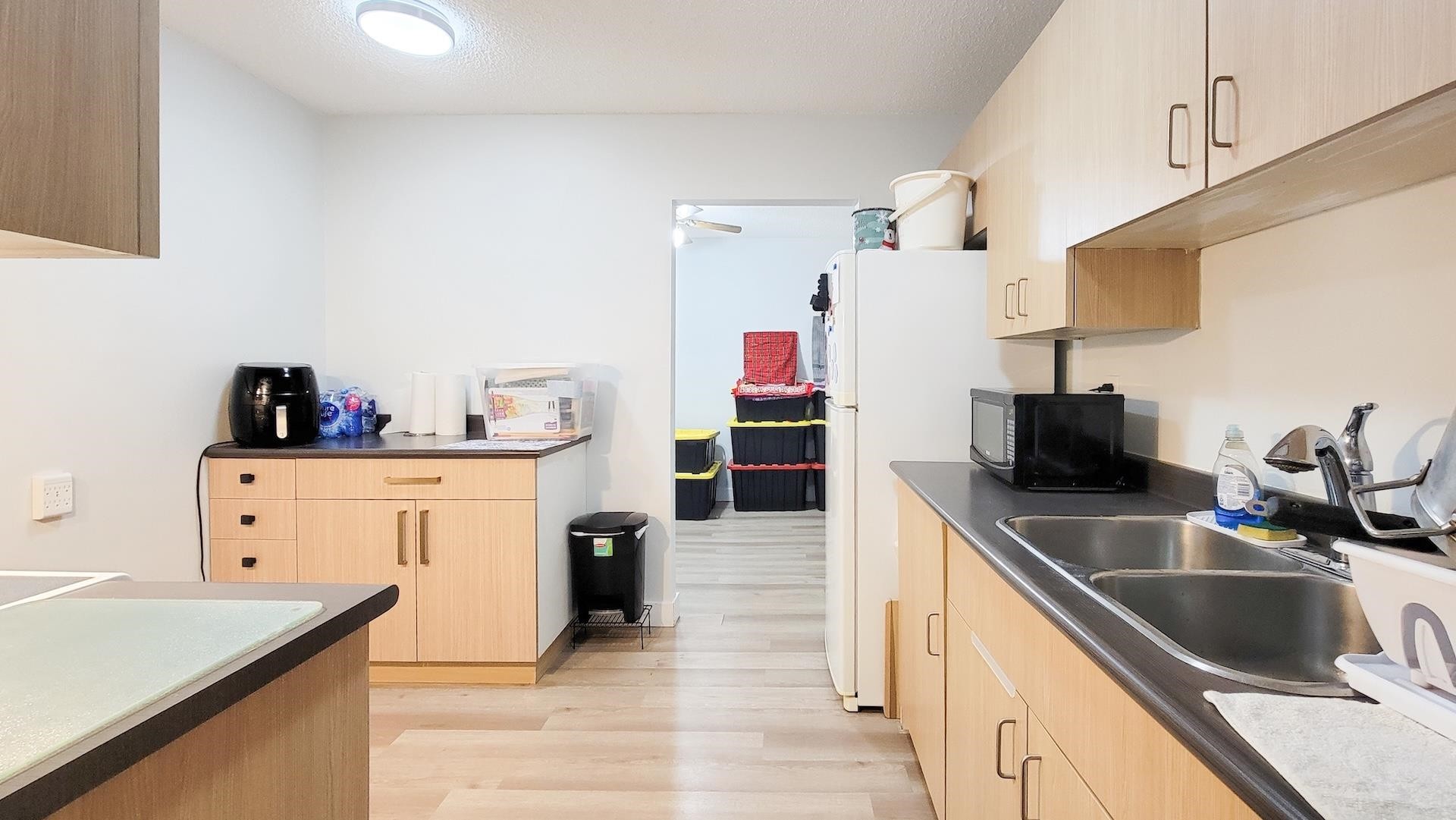 









33400


Bourquin

Place, 214,
Abbotsford,




BC
V2S 5G3

