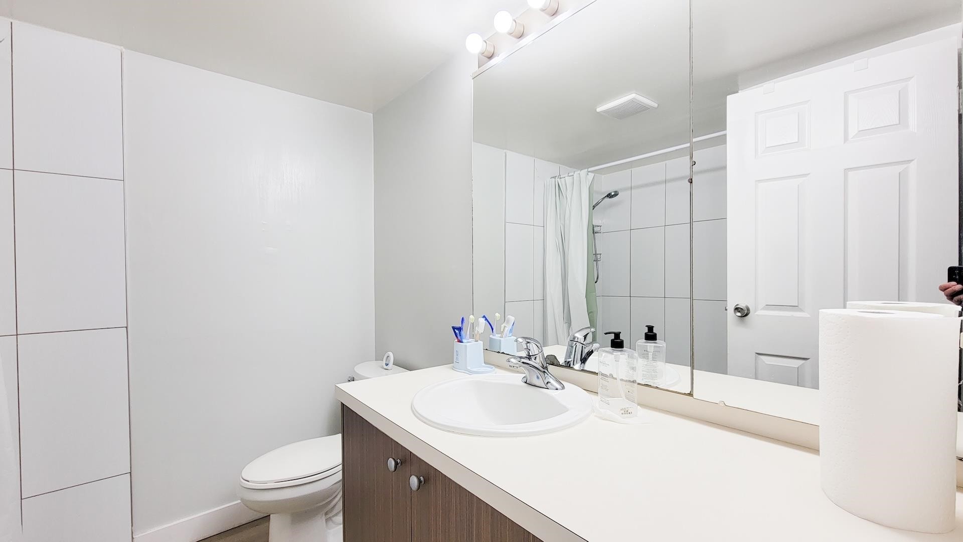 









33400


Bourquin

Place, 214,
Abbotsford,




BC
V2S 5G3

