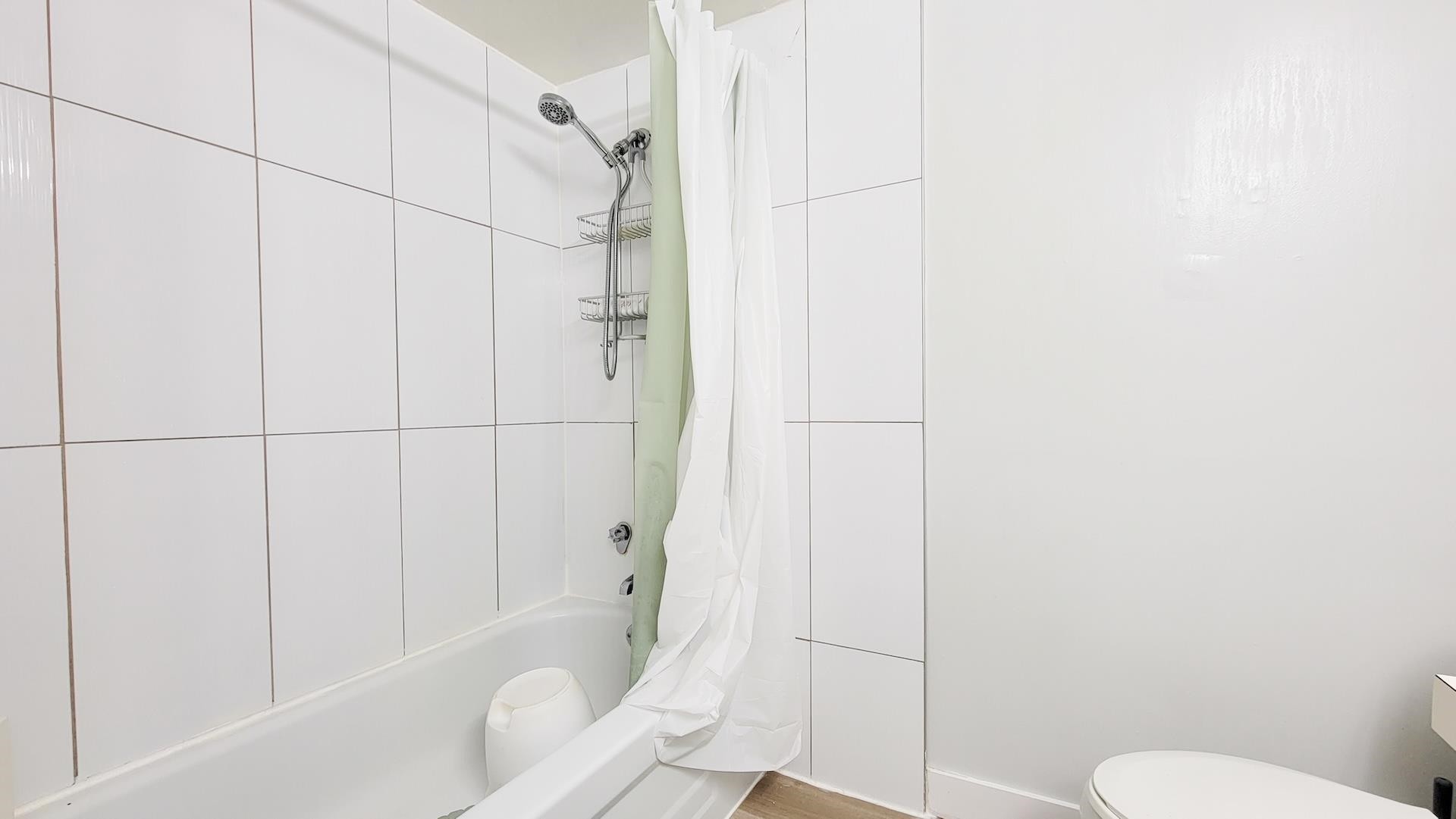 









33400


Bourquin

Place, 214,
Abbotsford,




BC
V2S 5G3

