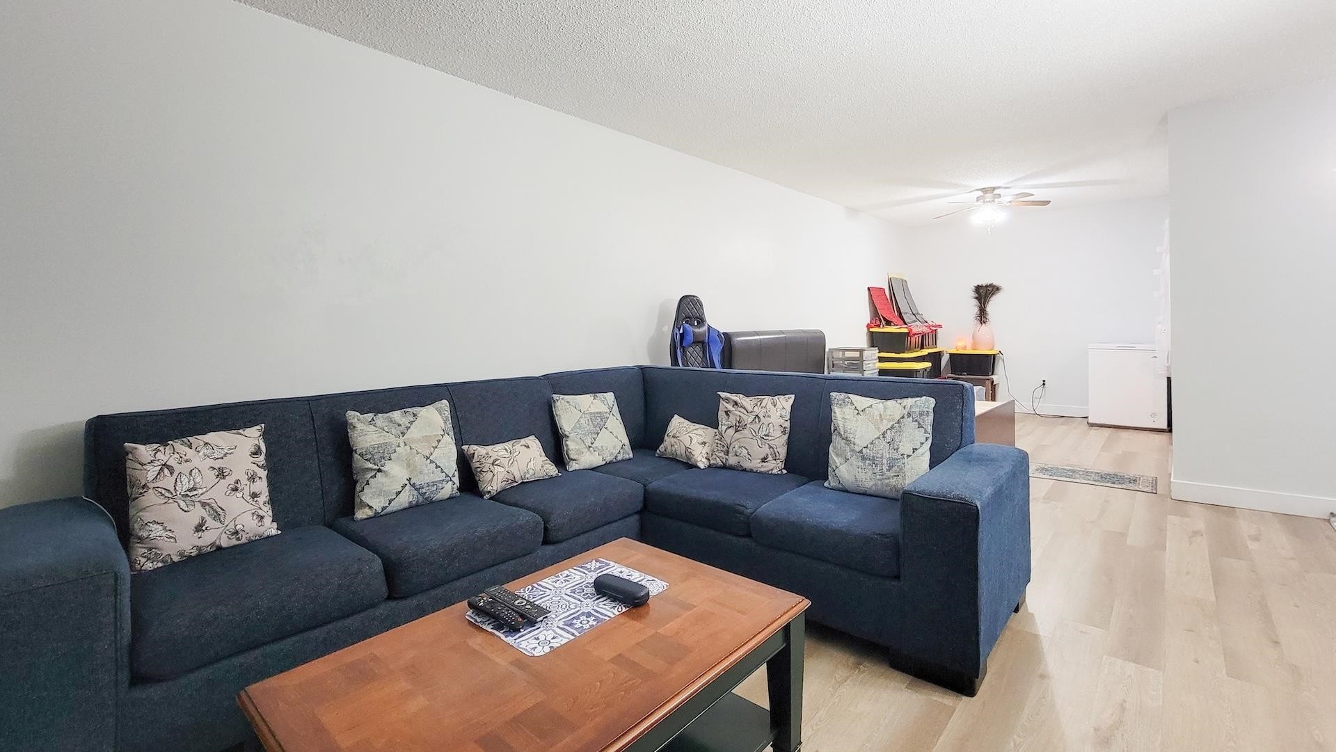 









33400


Bourquin

Place, 214,
Abbotsford,




BC
V2S 5G3

