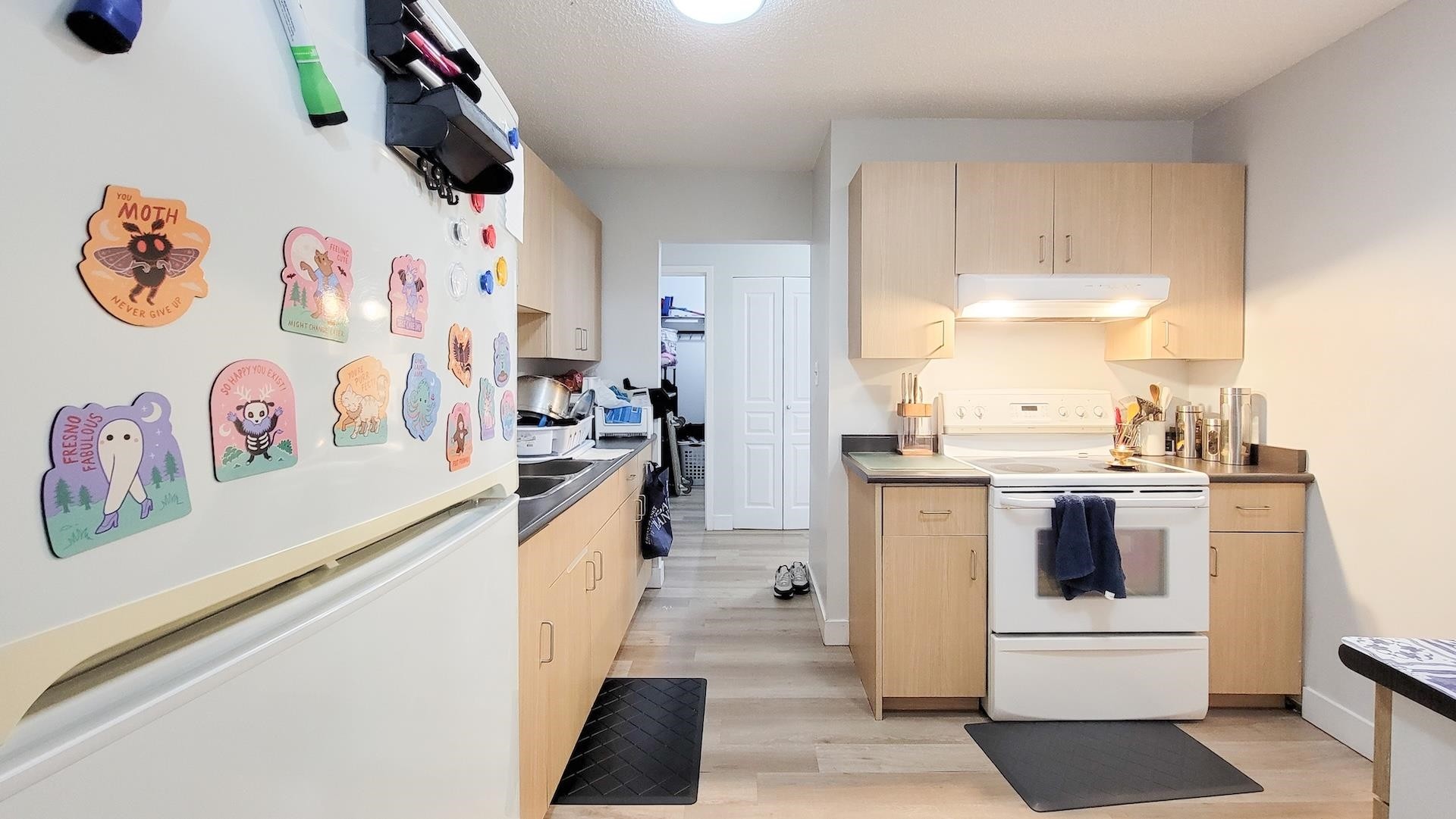 









33400


Bourquin

Place, 214,
Abbotsford,




BC
V2S 5G3

