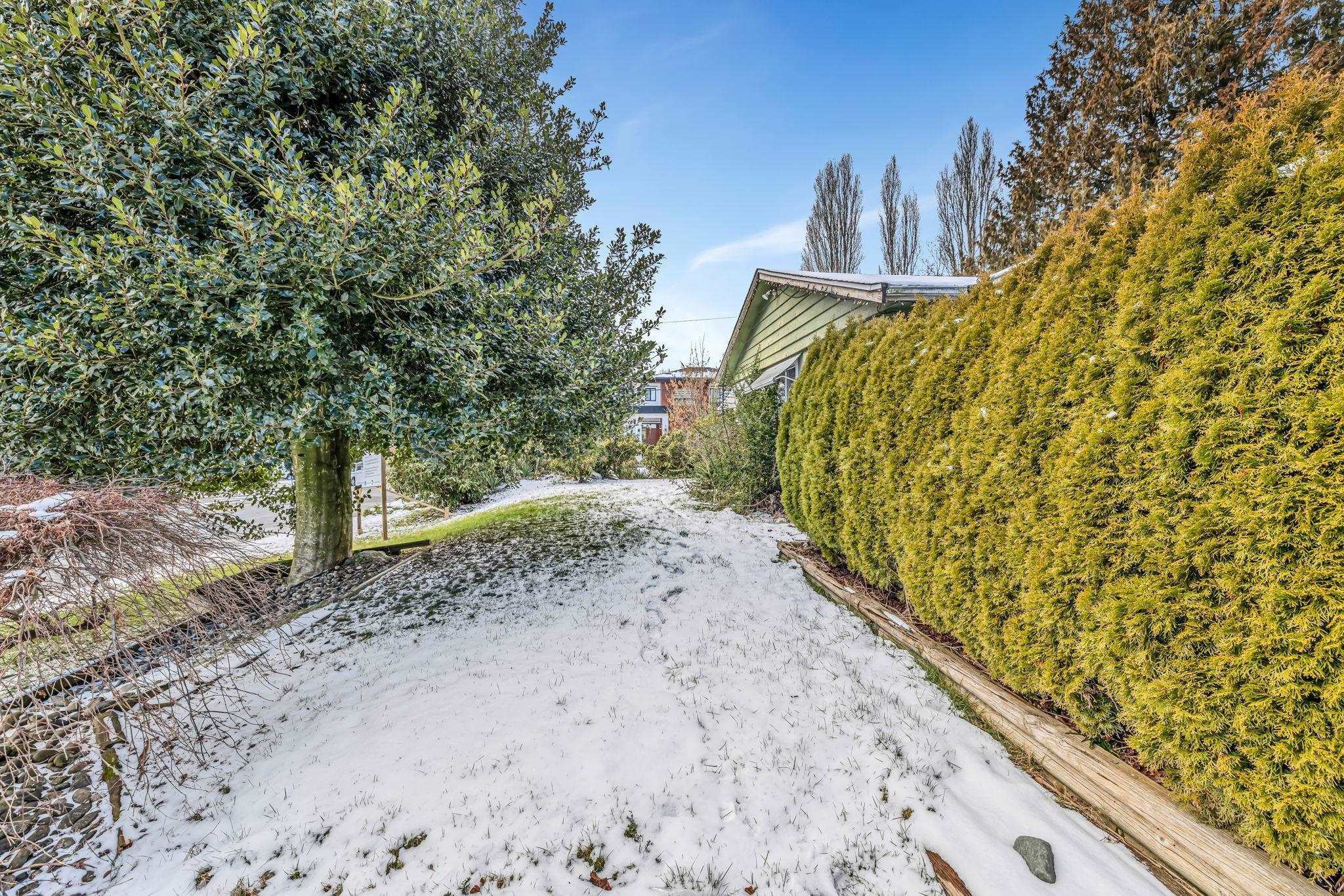 









11377


77

Avenue,
Delta,




BC
V4C 1M2

