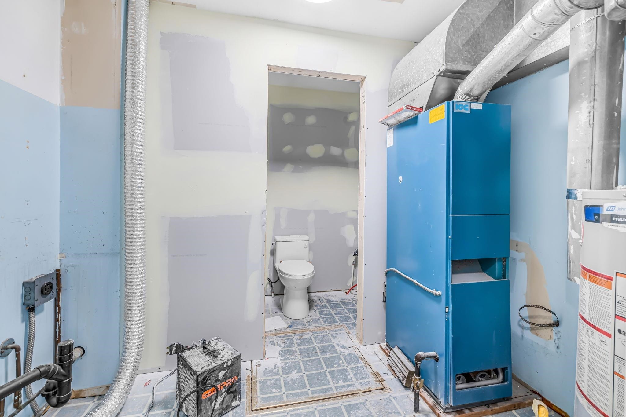 









11377


77

Avenue,
Delta,




BC
V4C 1M2

