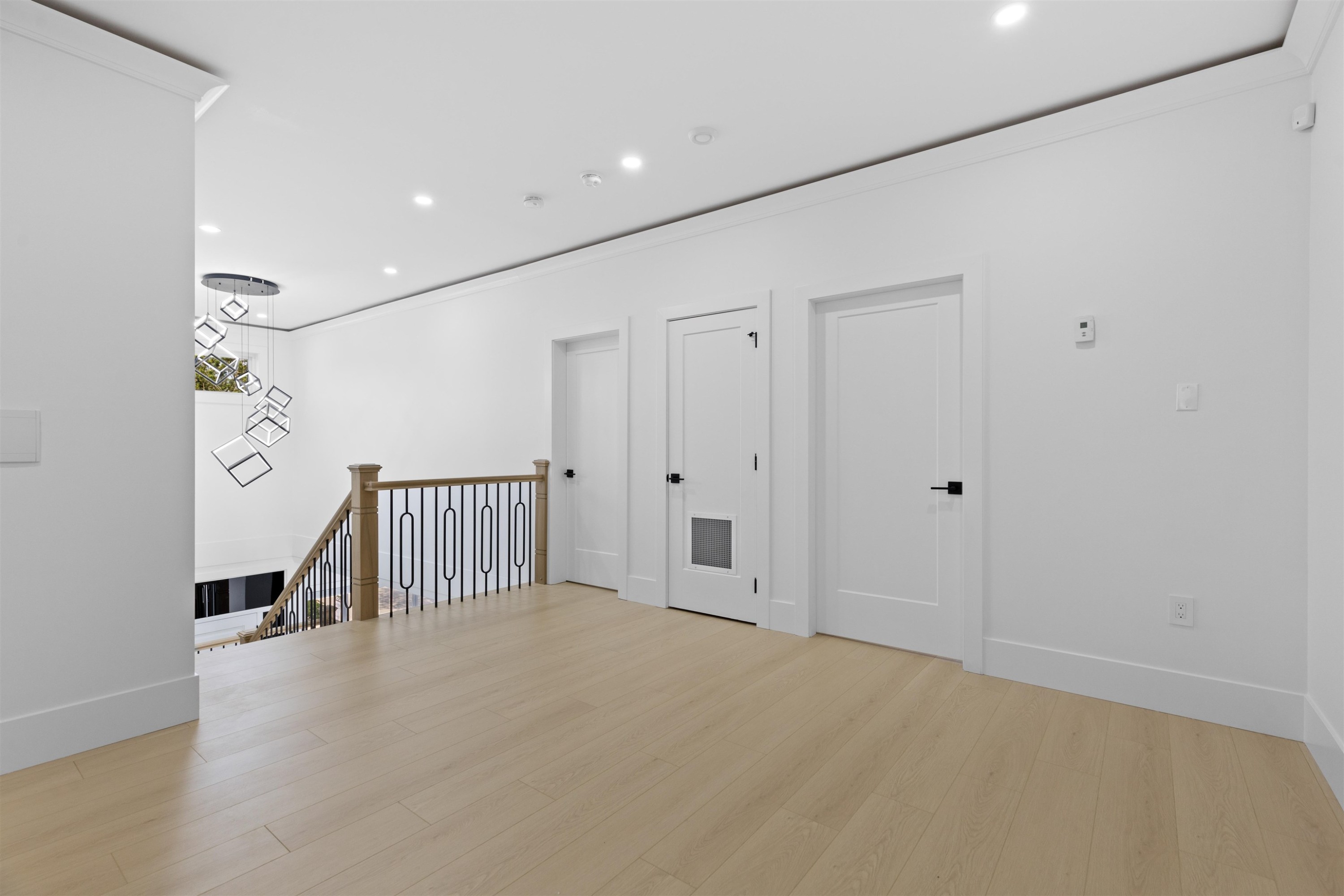 









15584


89b

Avenue,
Surrey,




BC
V3R 4K9

