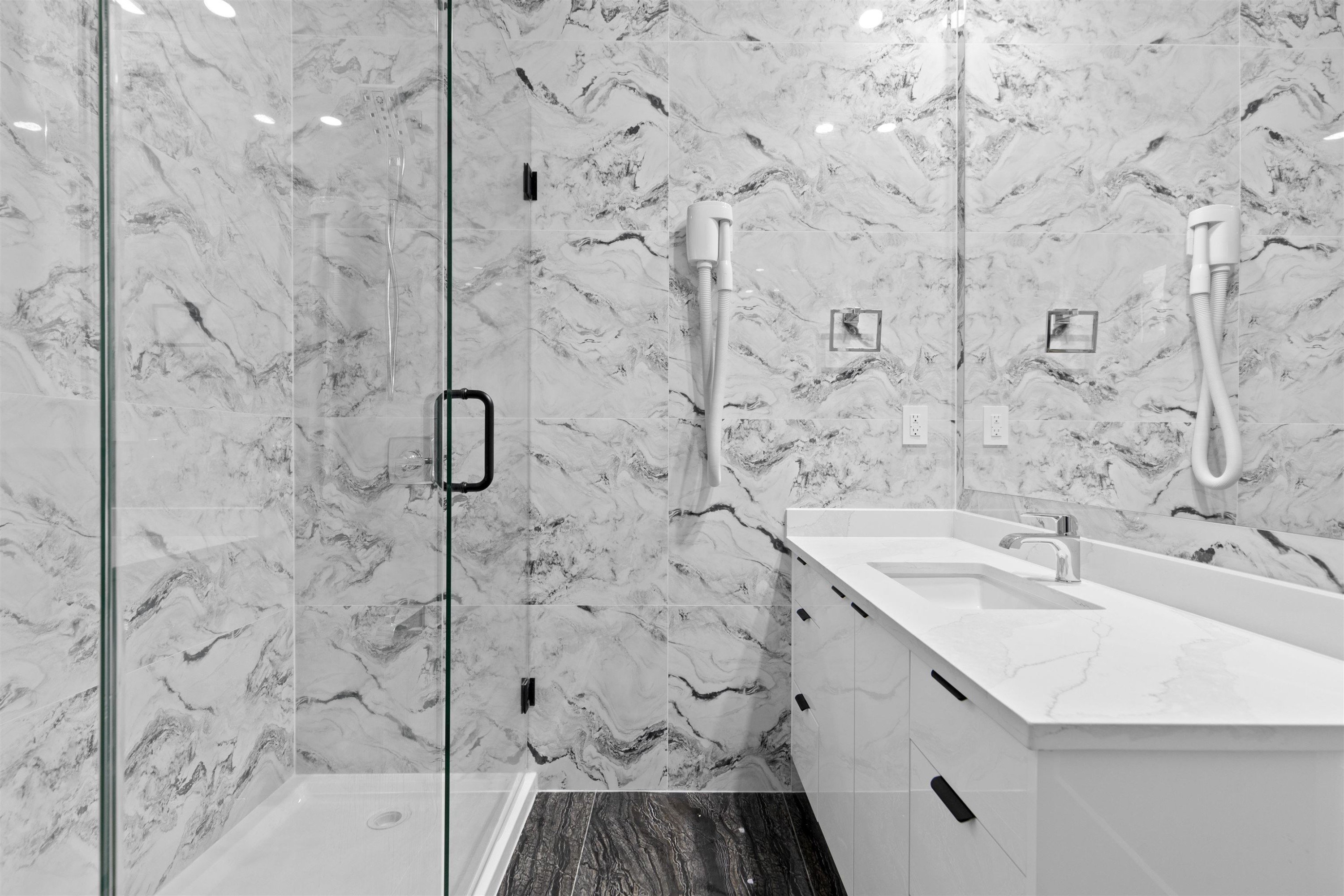 









15584


89b

Avenue,
Surrey,




BC
V3R 4K9

