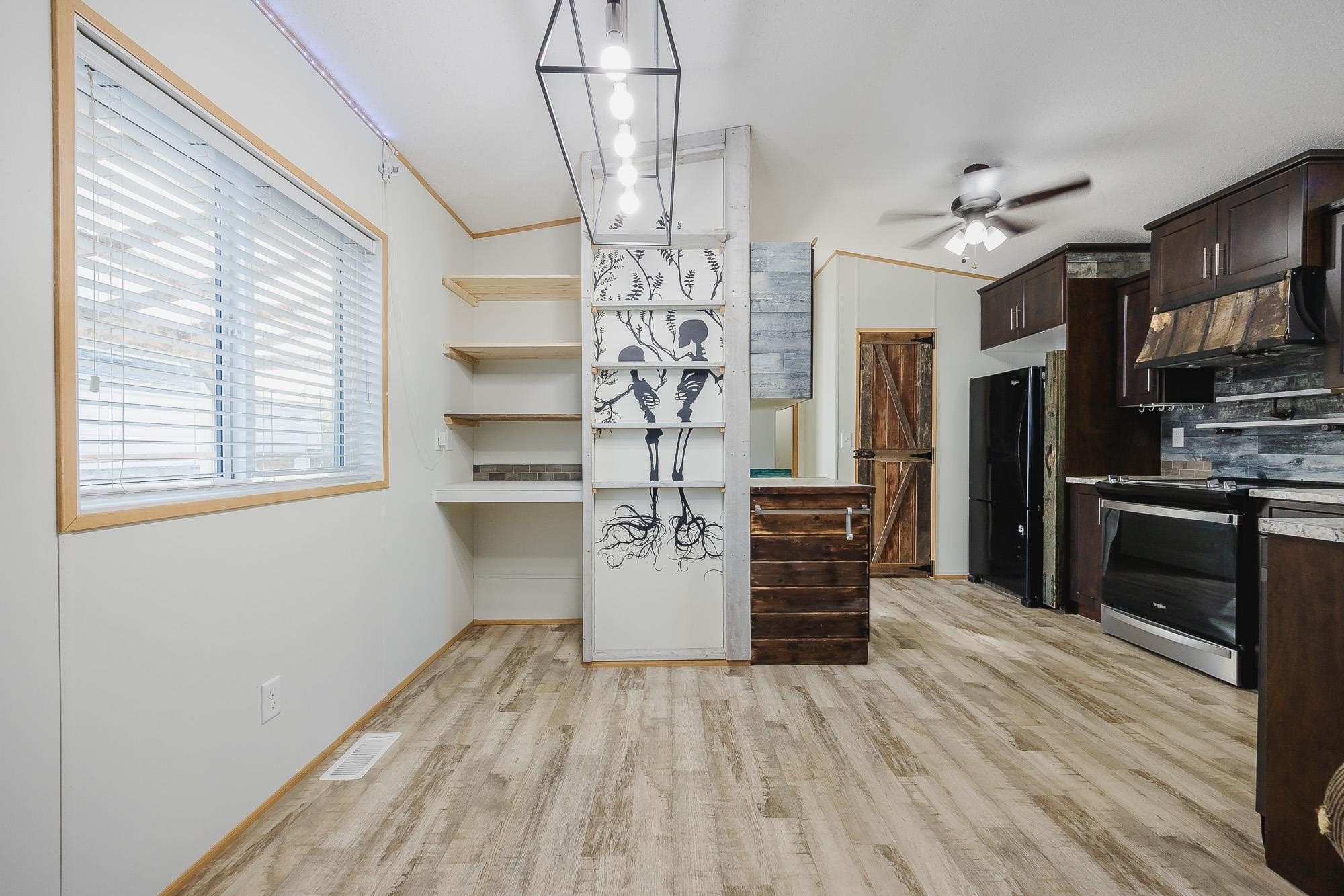 









9267


Shook

Road, 28,
Mission,




BC
V2V 5M2

