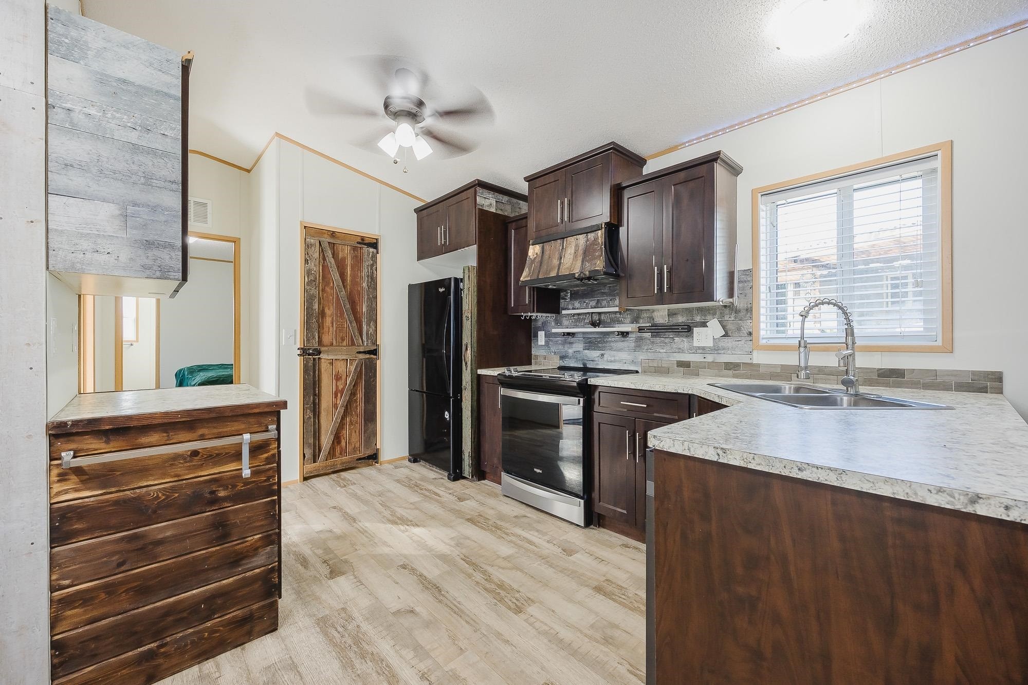 









9267


Shook

Road, 28,
Mission,




BC
V2V 5M2

