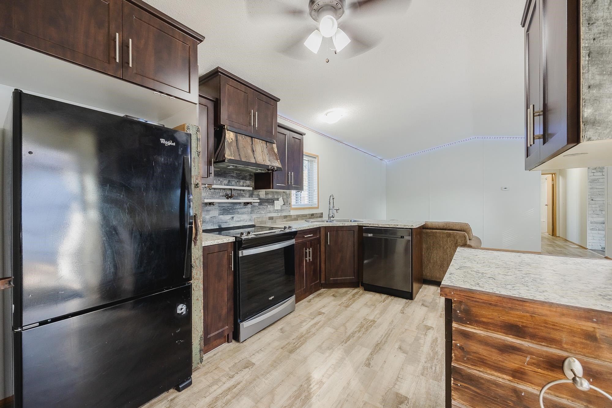 









9267


Shook

Road, 28,
Mission,




BC
V2V 5M2

