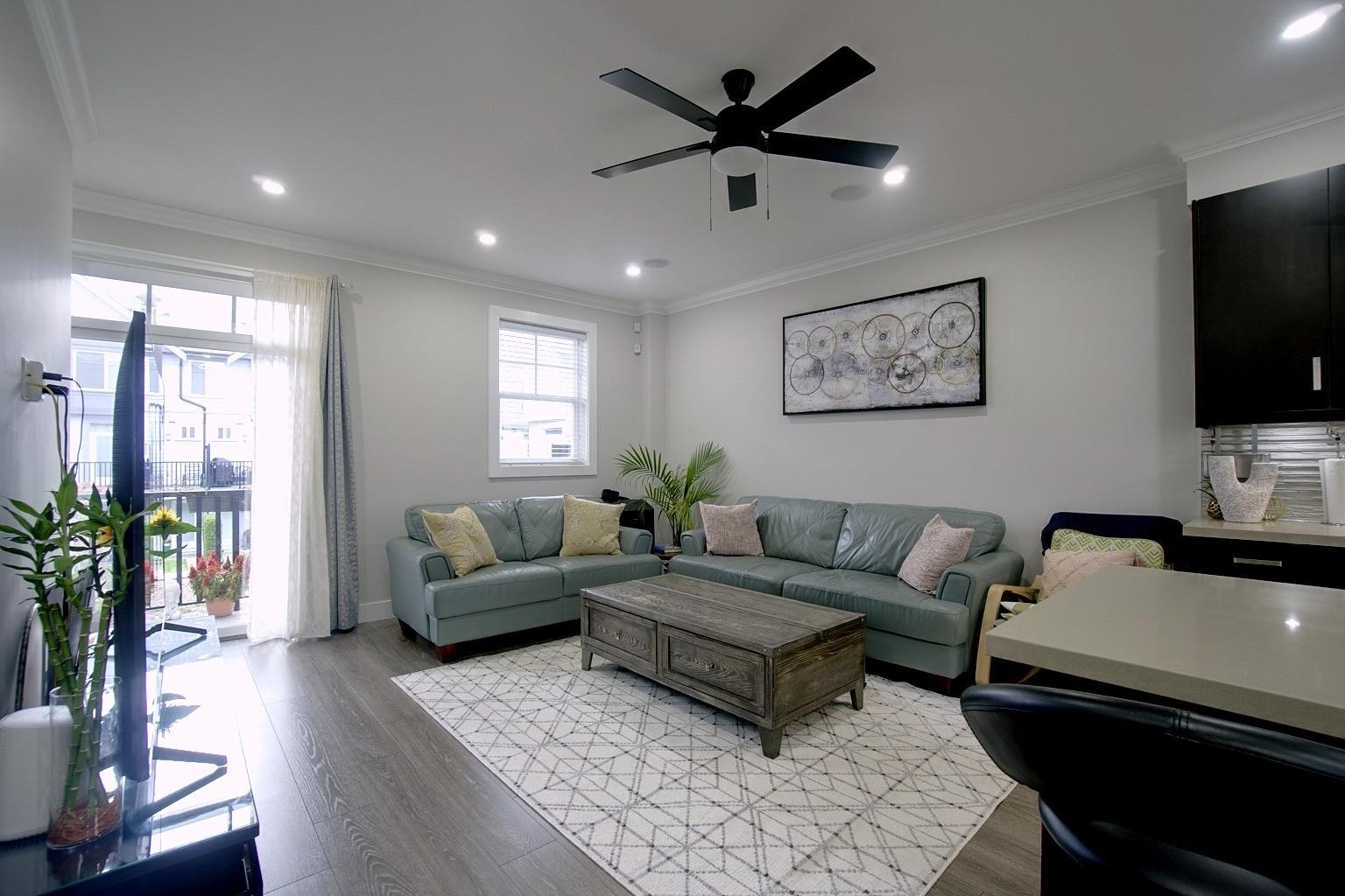 









7056


192

Street, 10,
Surrey,




BC
V4N 1N2

