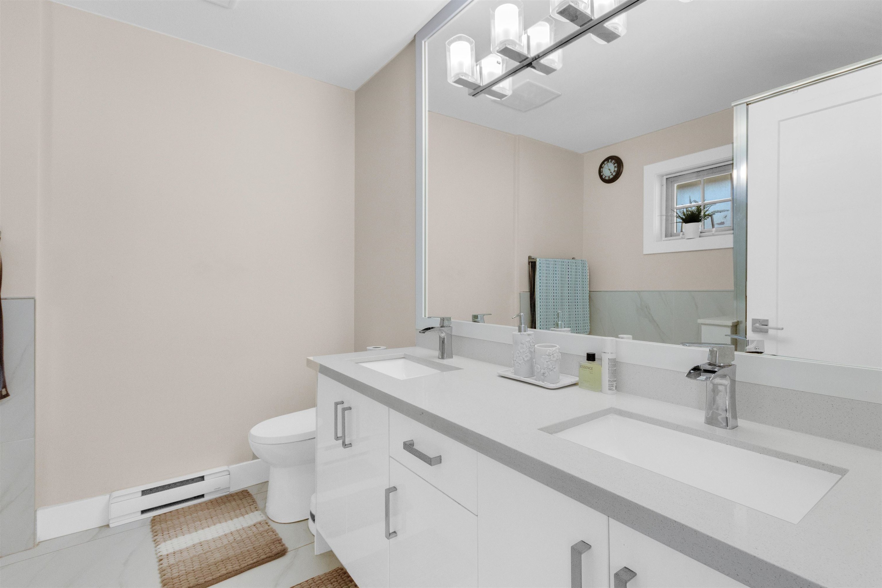 









7056


192

Street, 10,
Surrey,




BC
V4N 1N2

