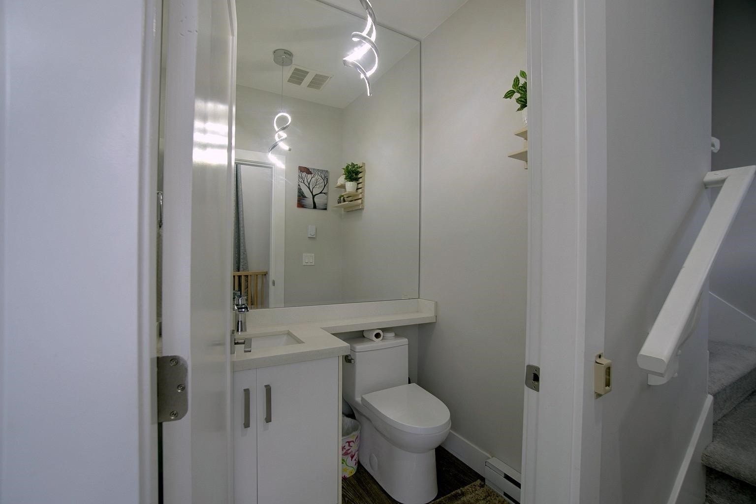 









7056


192

Street, 10,
Surrey,




BC
V4N 1N2

