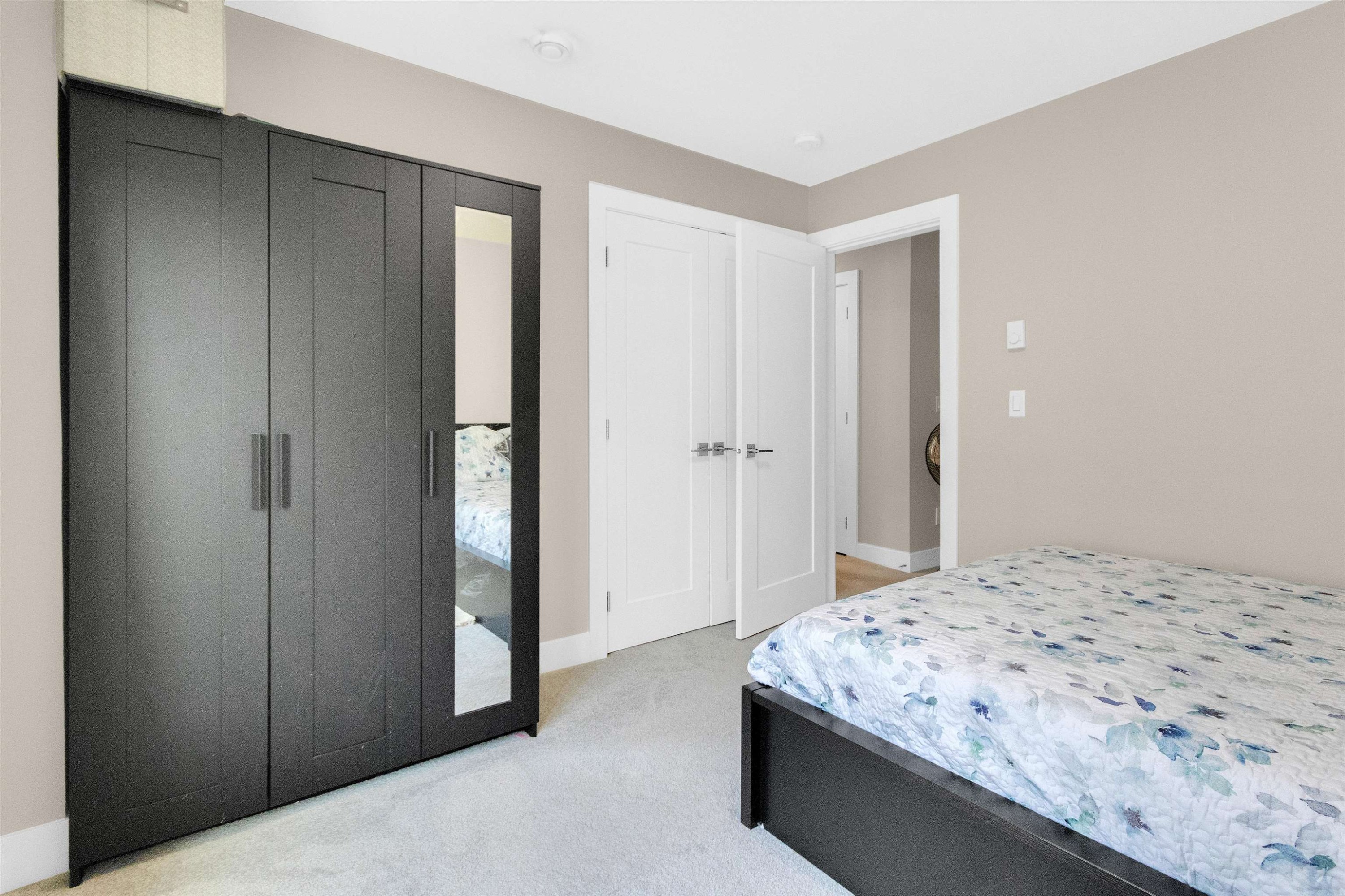 









7056


192

Street, 10,
Surrey,




BC
V4N 1N2

