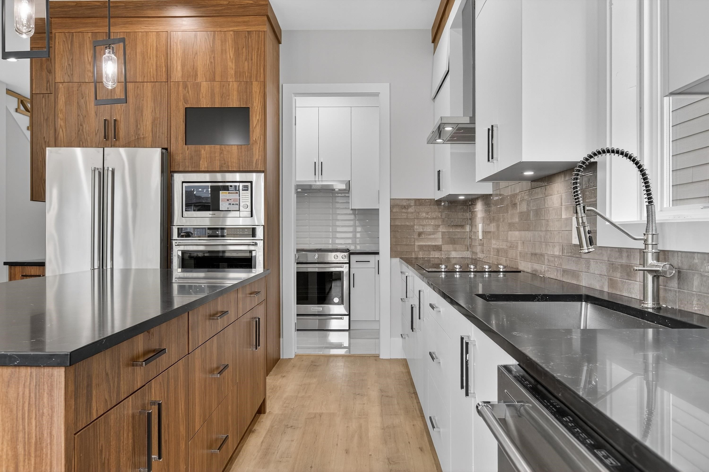 









17136


1

Avenue,
Surrey,




BC
V3Z 9R2

